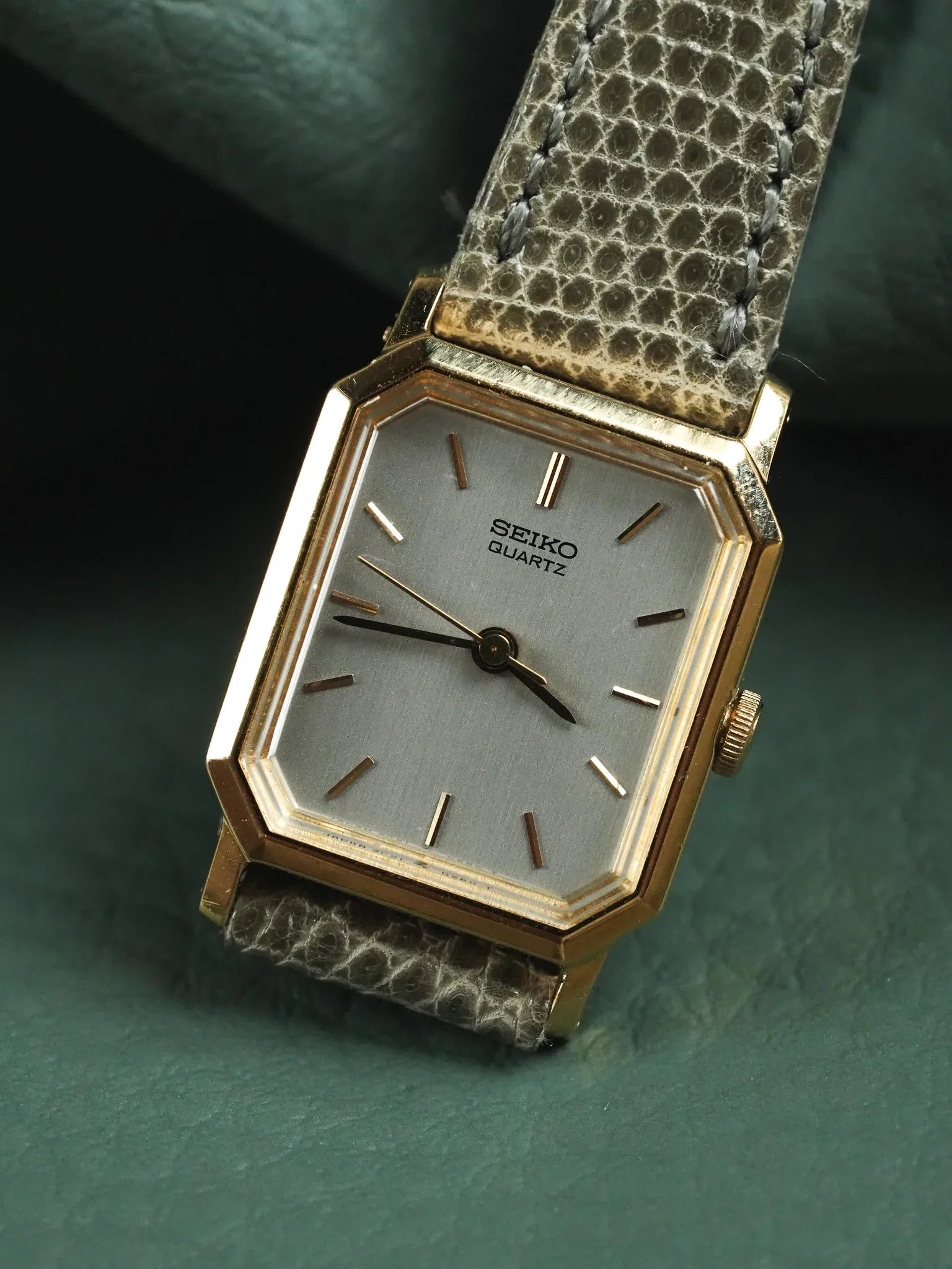 Seiko - Tank Femme Or Bracelet gris - Neuve de stock - 1993 - Atelier Victor