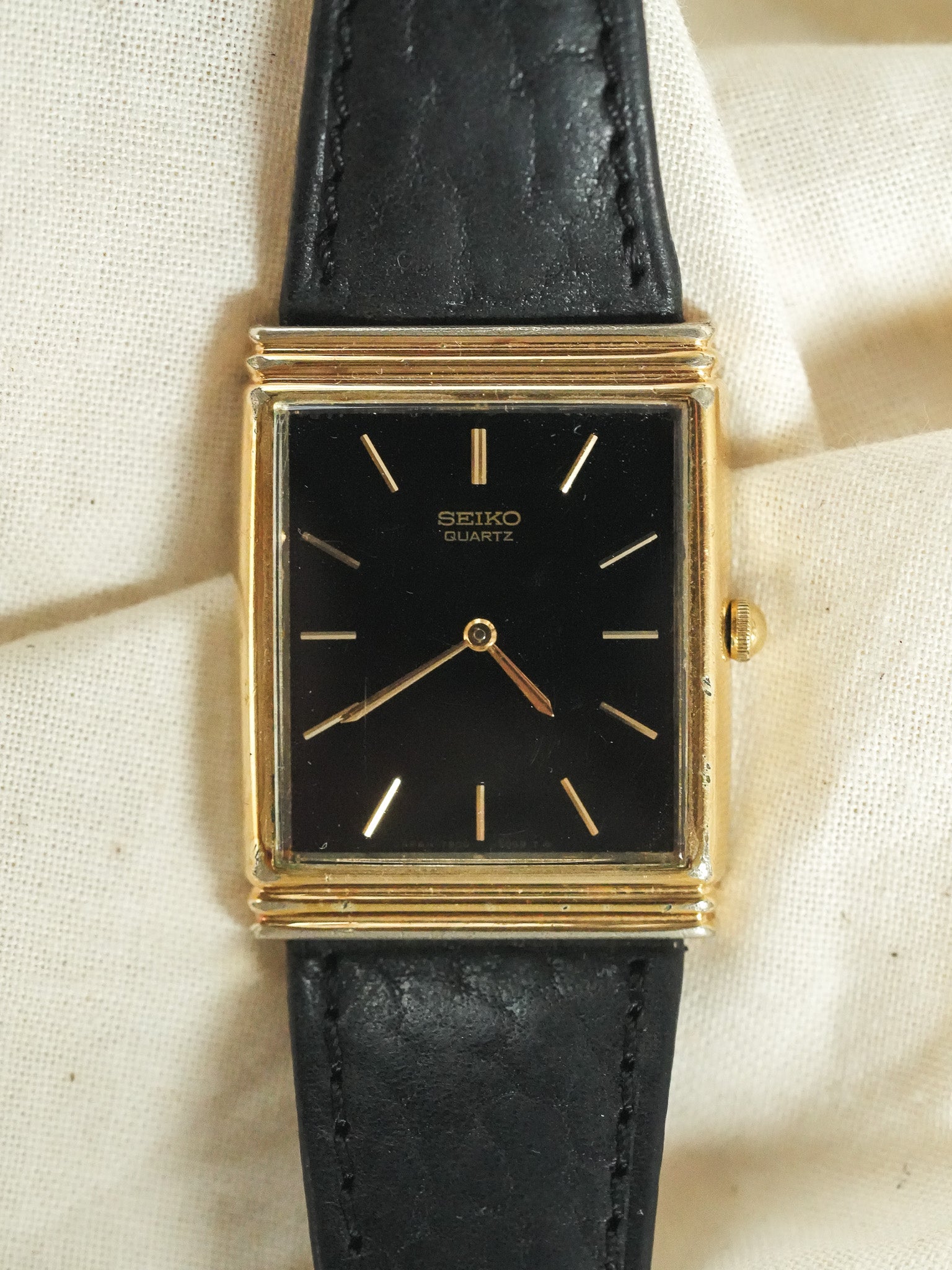 Seiko - Tank Plaqué Or Noir - 1977 - Atelier Victor - Vintage  Shop
