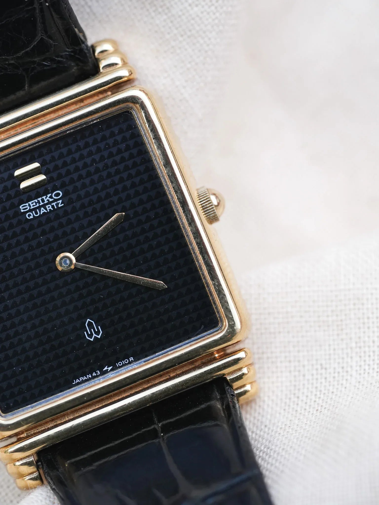 Seiko - Tank Plaqué or noir Clous de Paris - NOS & Boite - 1997 - Atelier Victor