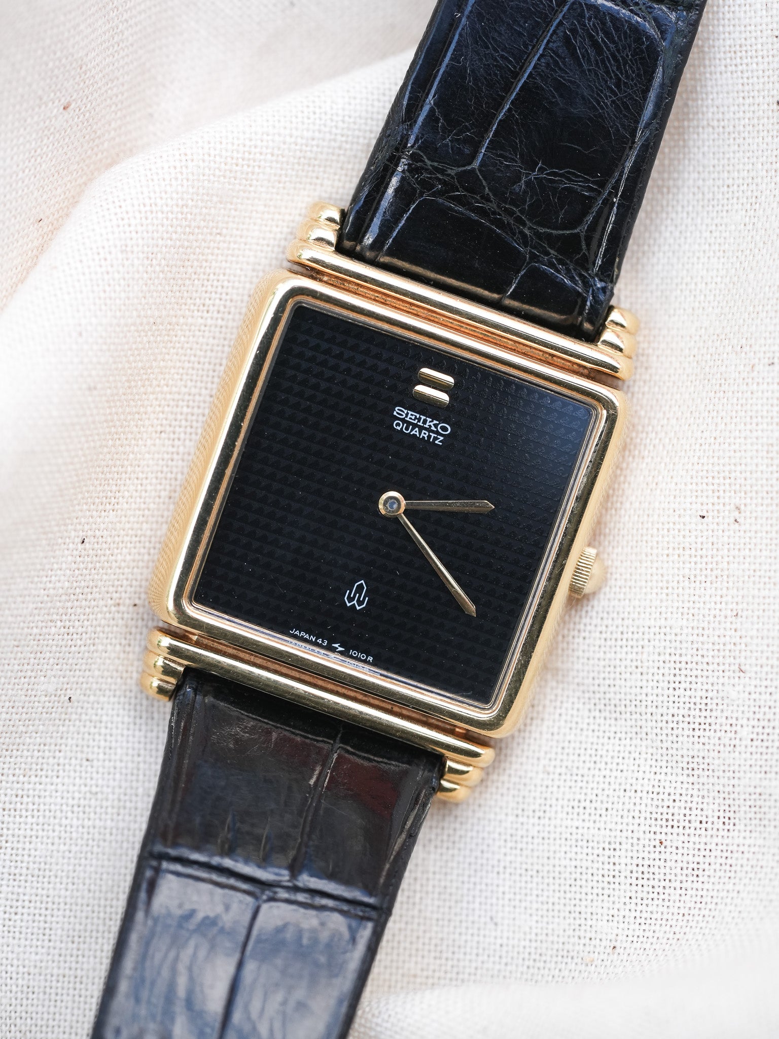 Seiko - Tank Plaqué or noir Clous de Paris - NOS & Boite - 1997 - Atelier Victor Paris - Vintage Watch Shop Dubai