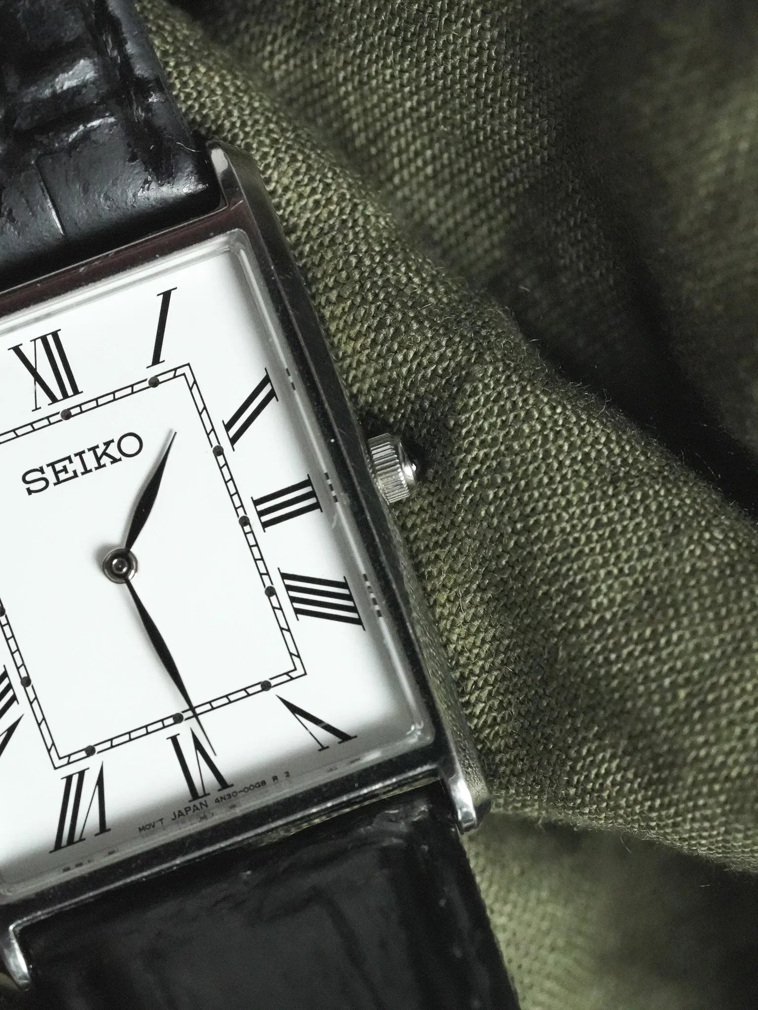 Seiko - Tank XL Acier Chiffres Romains Cabochon - 2002 - Atelier Victor - Vintage  Shop