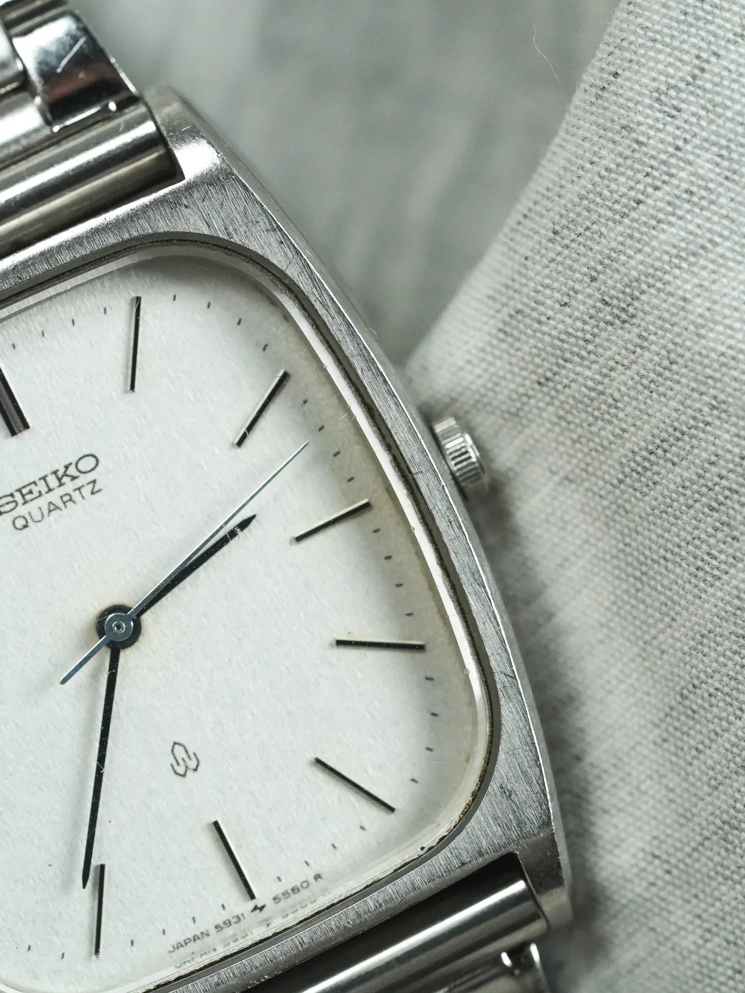 Seiko - Tonneau Acier Cadran Acier - 1982 - Atelier Victor - Vintage  Shop