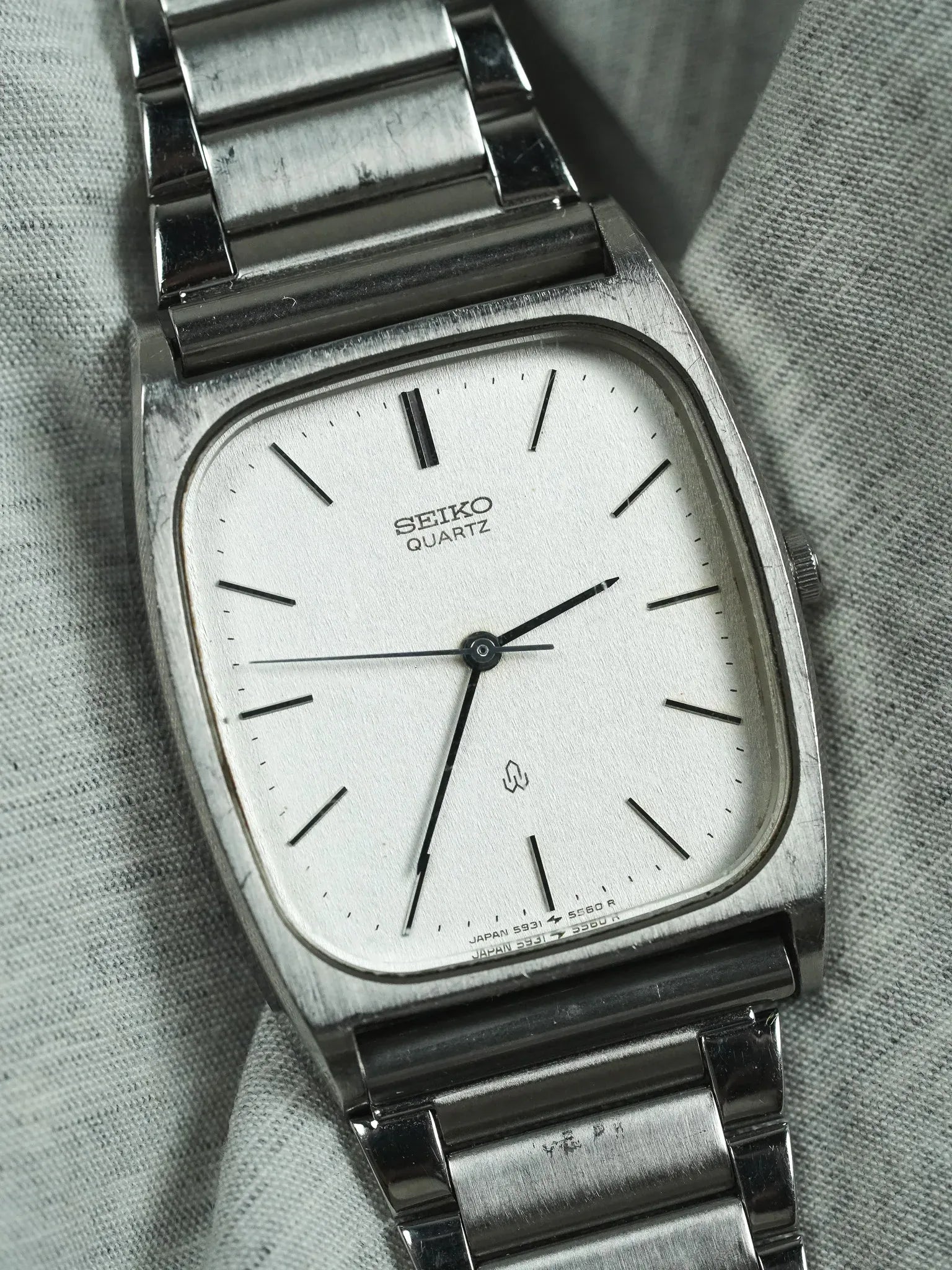 Seiko - Tonneau Acier Cadran Acier - 1982 - Atelier Victor - Vintage  Shop