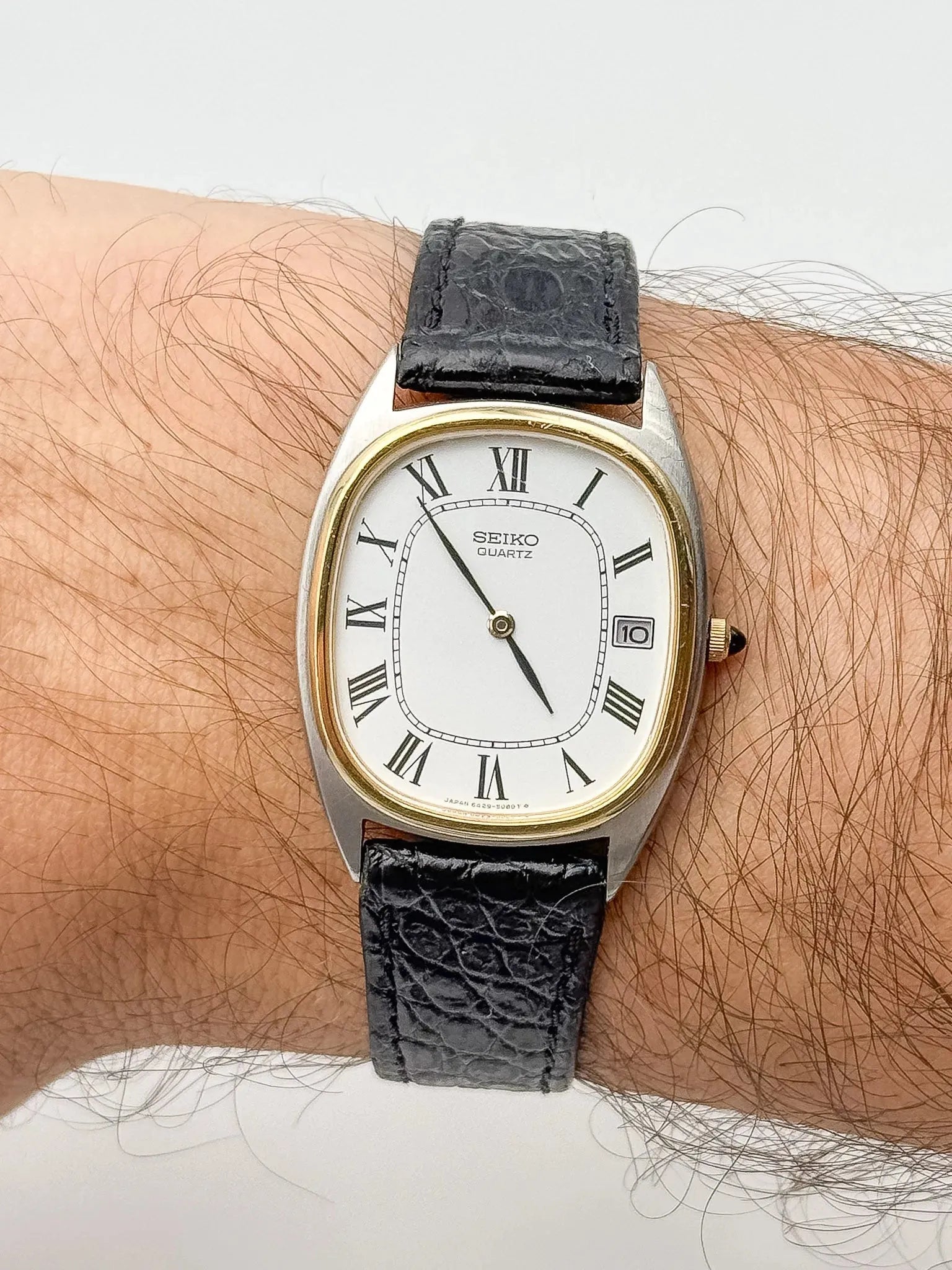 Seiko - Tonneau Acier Or Romain Cabochon - 1980s - Atelier Victor Paris - Vintage Watch Shop Dubai