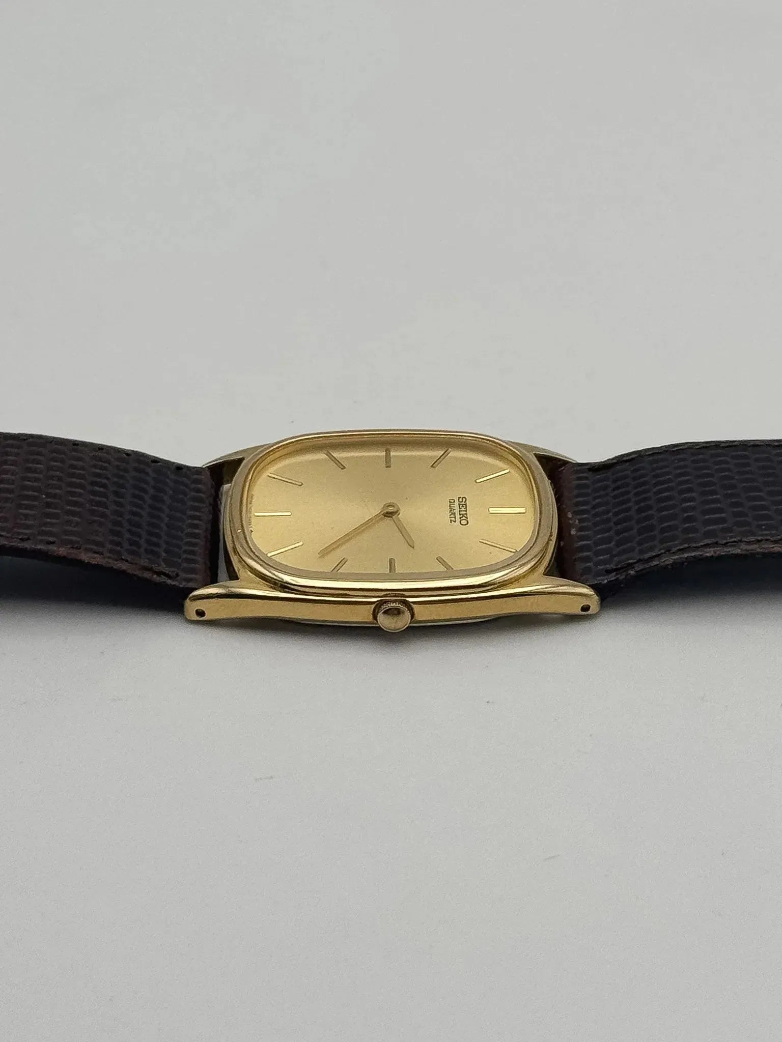 Seiko - Tonneau Dress Watch Or - 1983 - Atelier Victor - Vintage  Shop