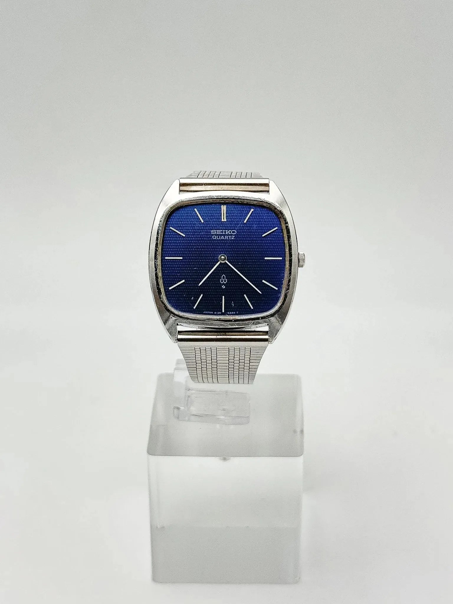 Seiko - Tonneau Nid d'Abeille Bleu - 1976 - Atelier Victor Paris - Vintage Watch Shop Dubai