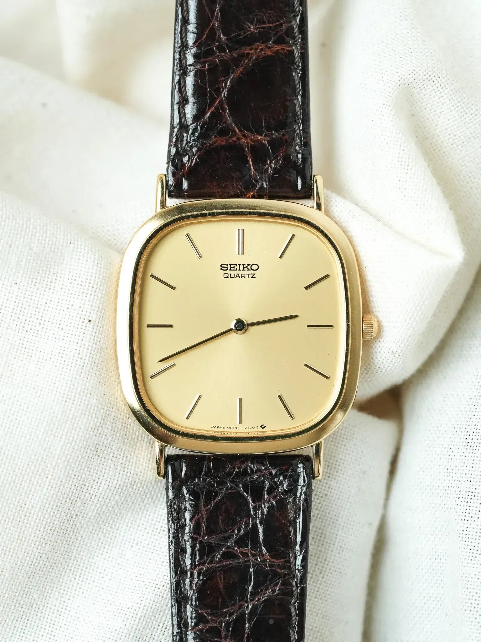 Seiko - Tonneau Gold or Dress Watch - 1983 - Atelier Victor