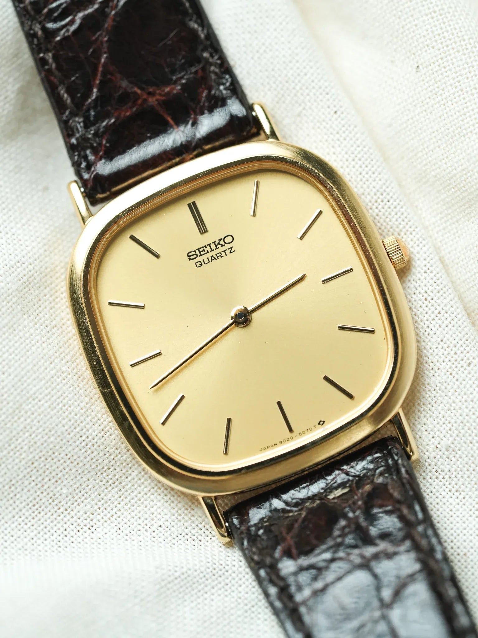 Seiko - Tonneau Or Dress Watch - 1983 - Atelier Victor - Vintage  Shop