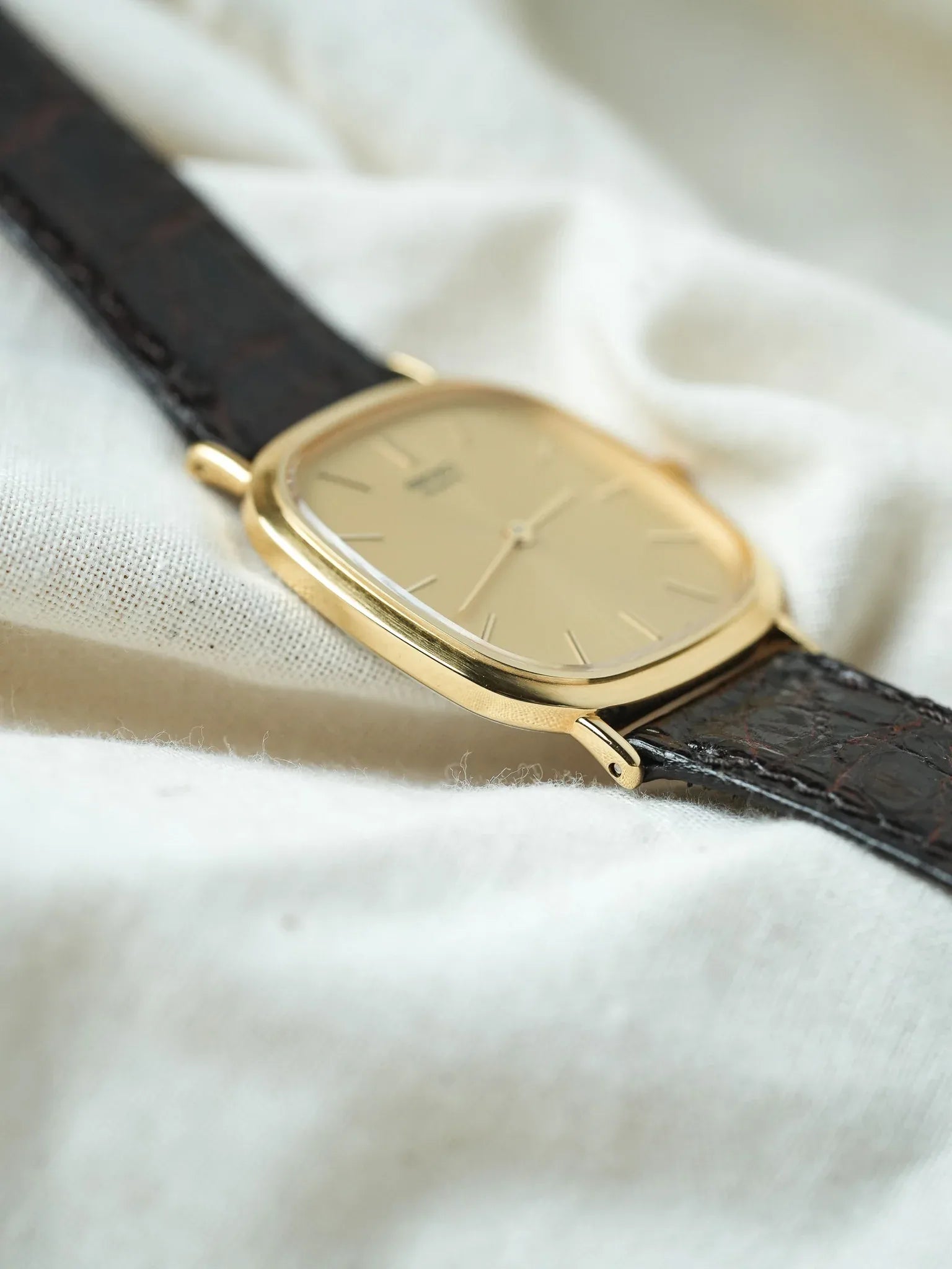 Seiko - Tonneau Or Dress Watch - 1983 - Atelier Victor - Vintage  Shop