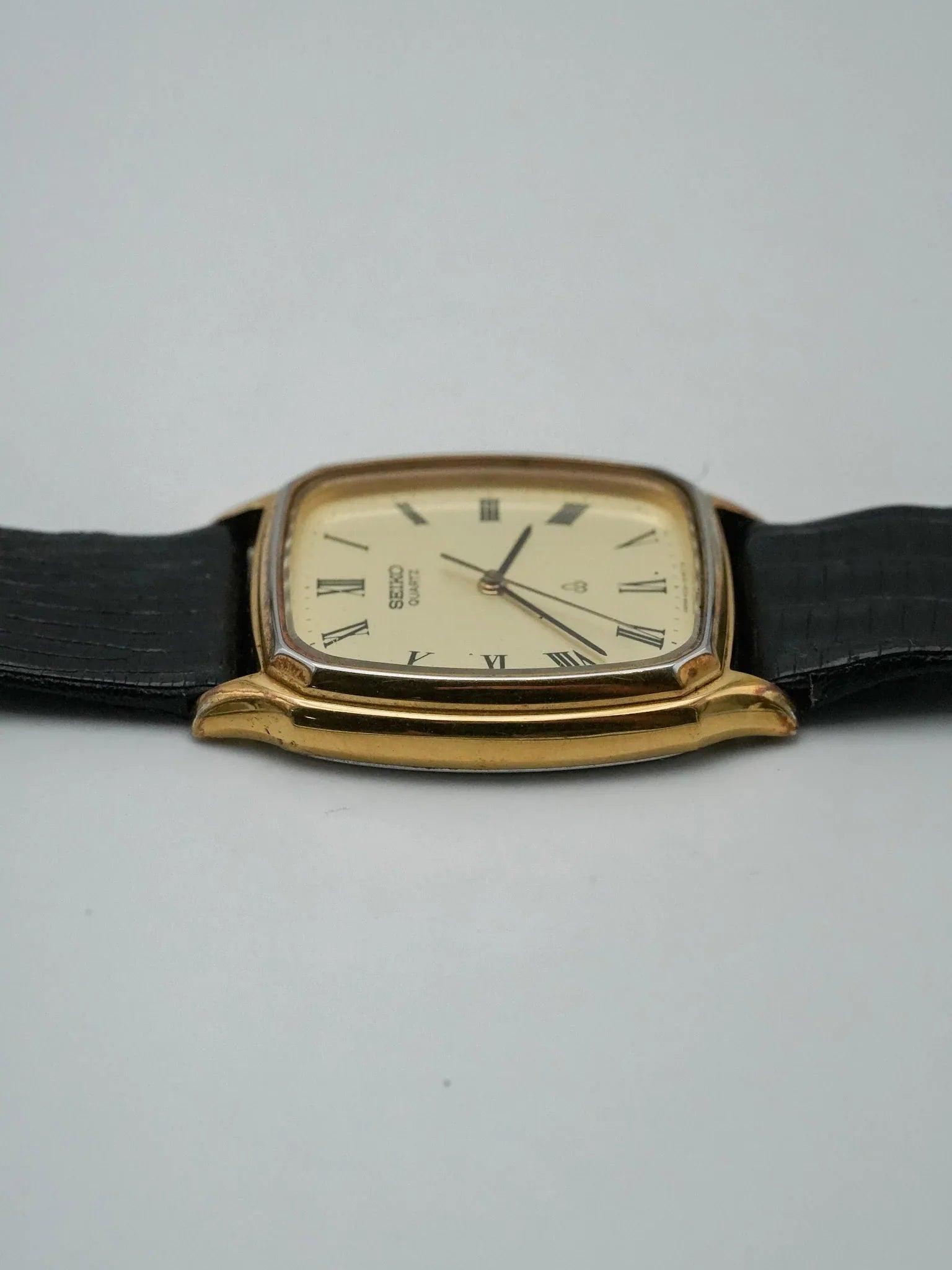 Seiko - Tonneau plaqué or Index Romain - 1980 - Atelier Victor - Vintage  Shop
