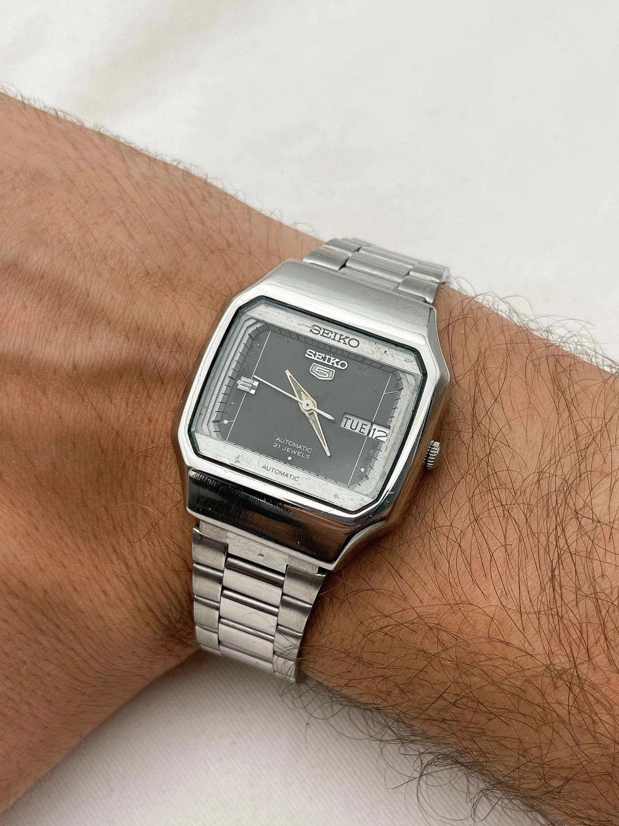 Seiko - TV Daydate - 1982 - Atelier Victor Paris - Vintage Watch Shop Dubai