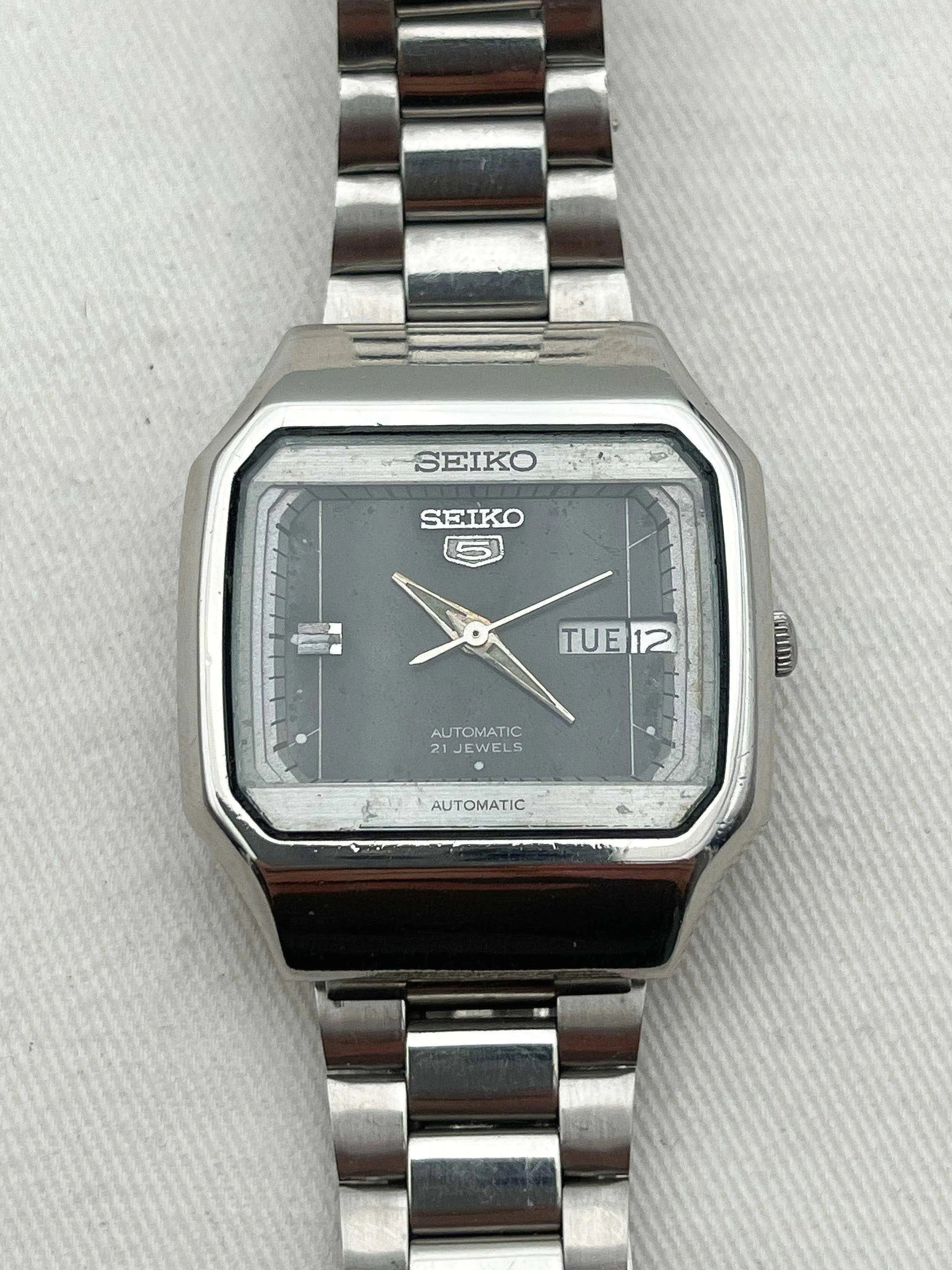 Seiko - TV Daydate - 1982 - Atelier Victor Paris - Vintage Watch Shop Dubai