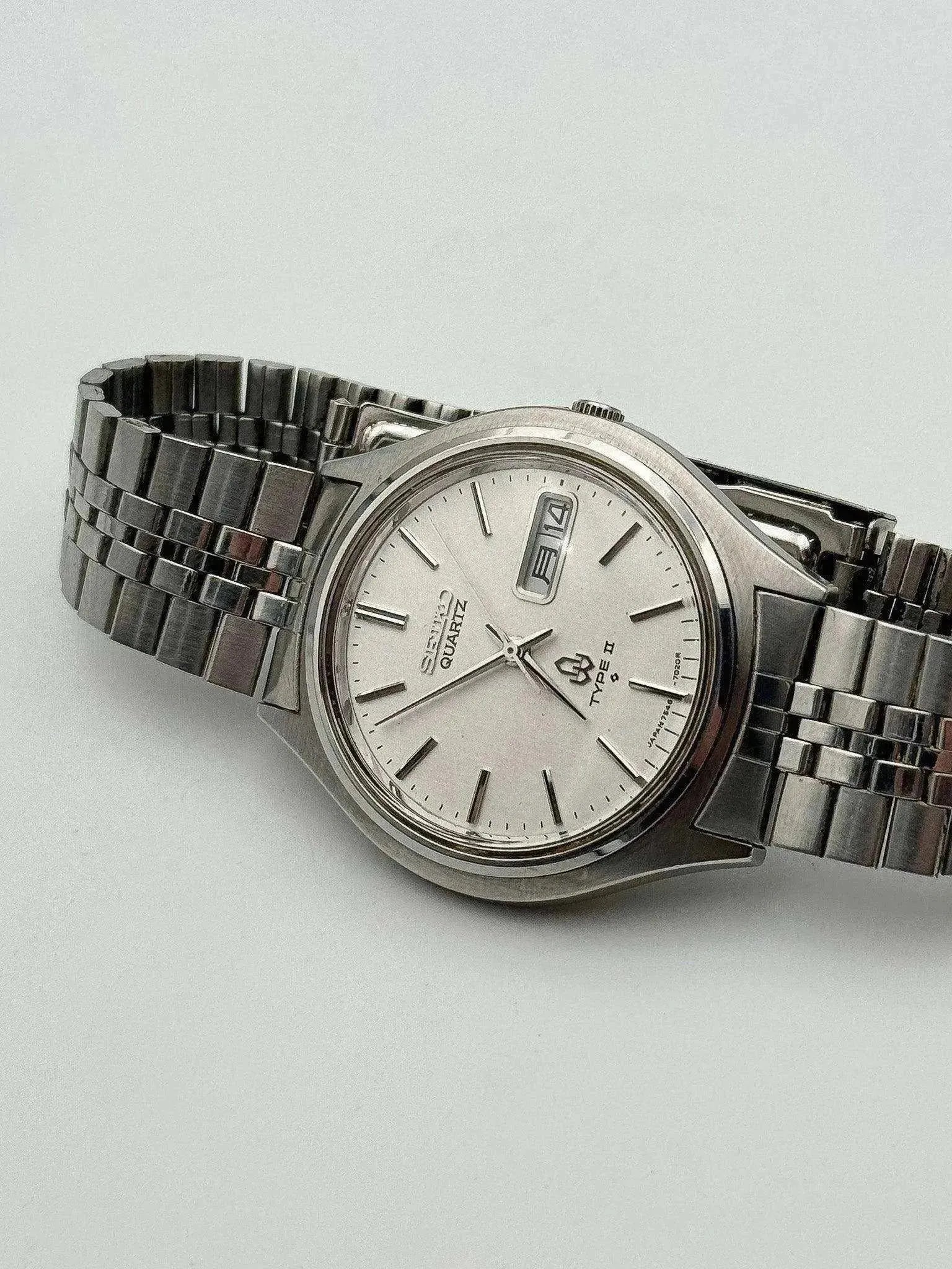 Seiko - Type II White Kanji Daydate Circle - 1978 - Atelier Victor Paris - Vintage Watch Shop Dubai