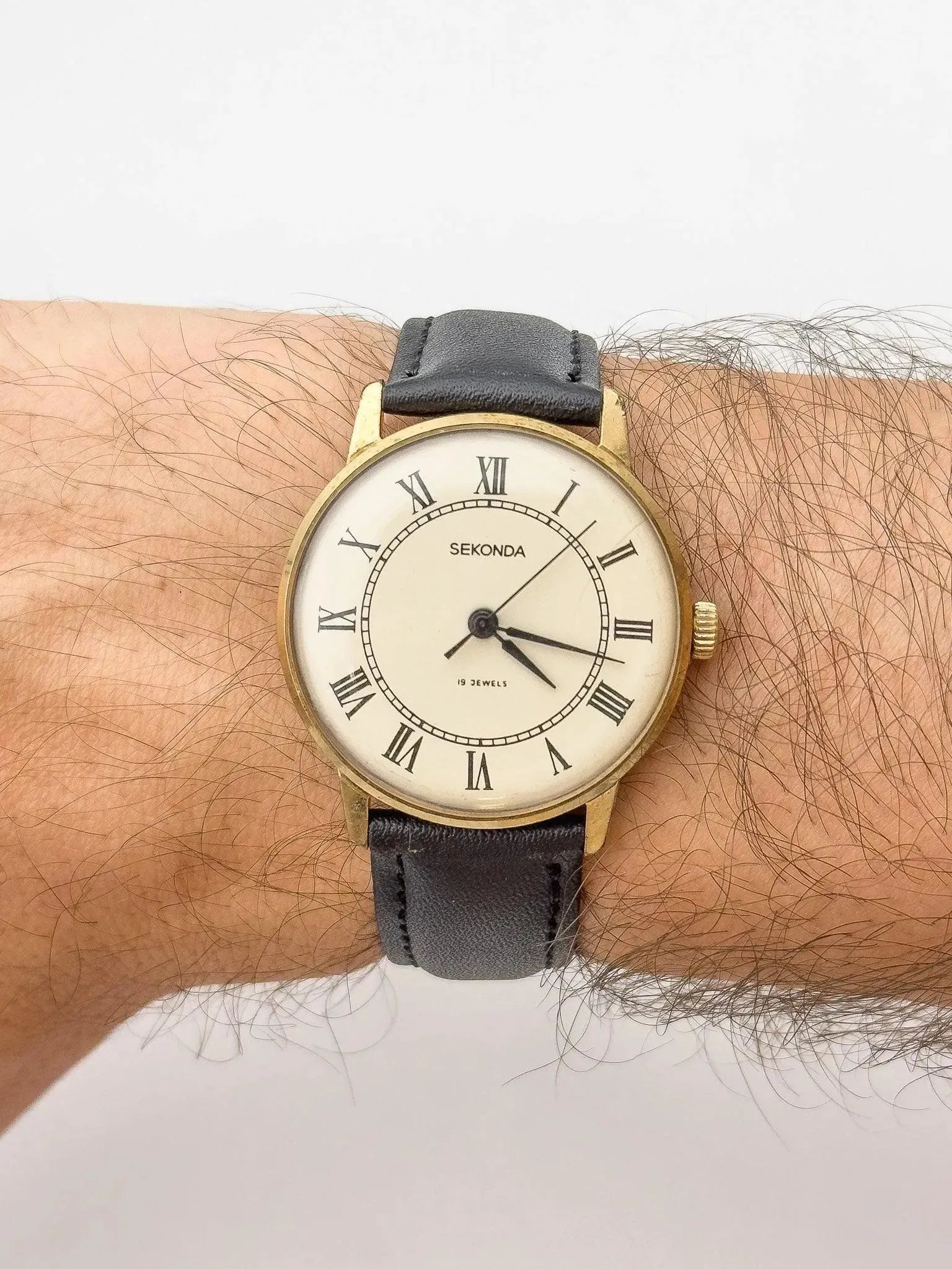 Sekonda - Or Index Romain - 1970s - Atelier Victor - Vintage  Shop