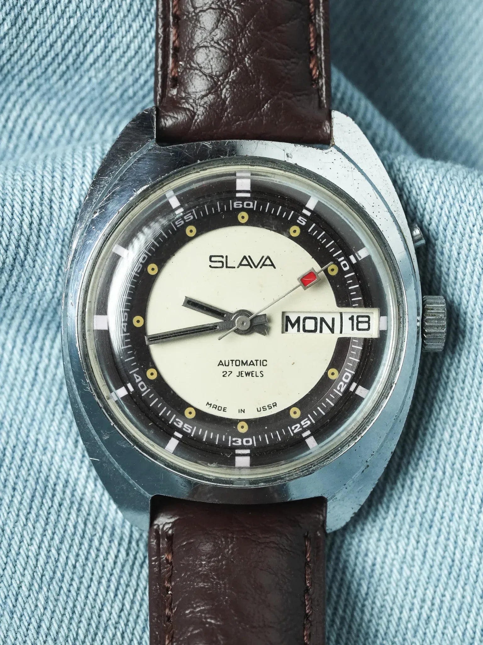 Slava - Tonneau Violet Creme - 1980s - Atelier Victor