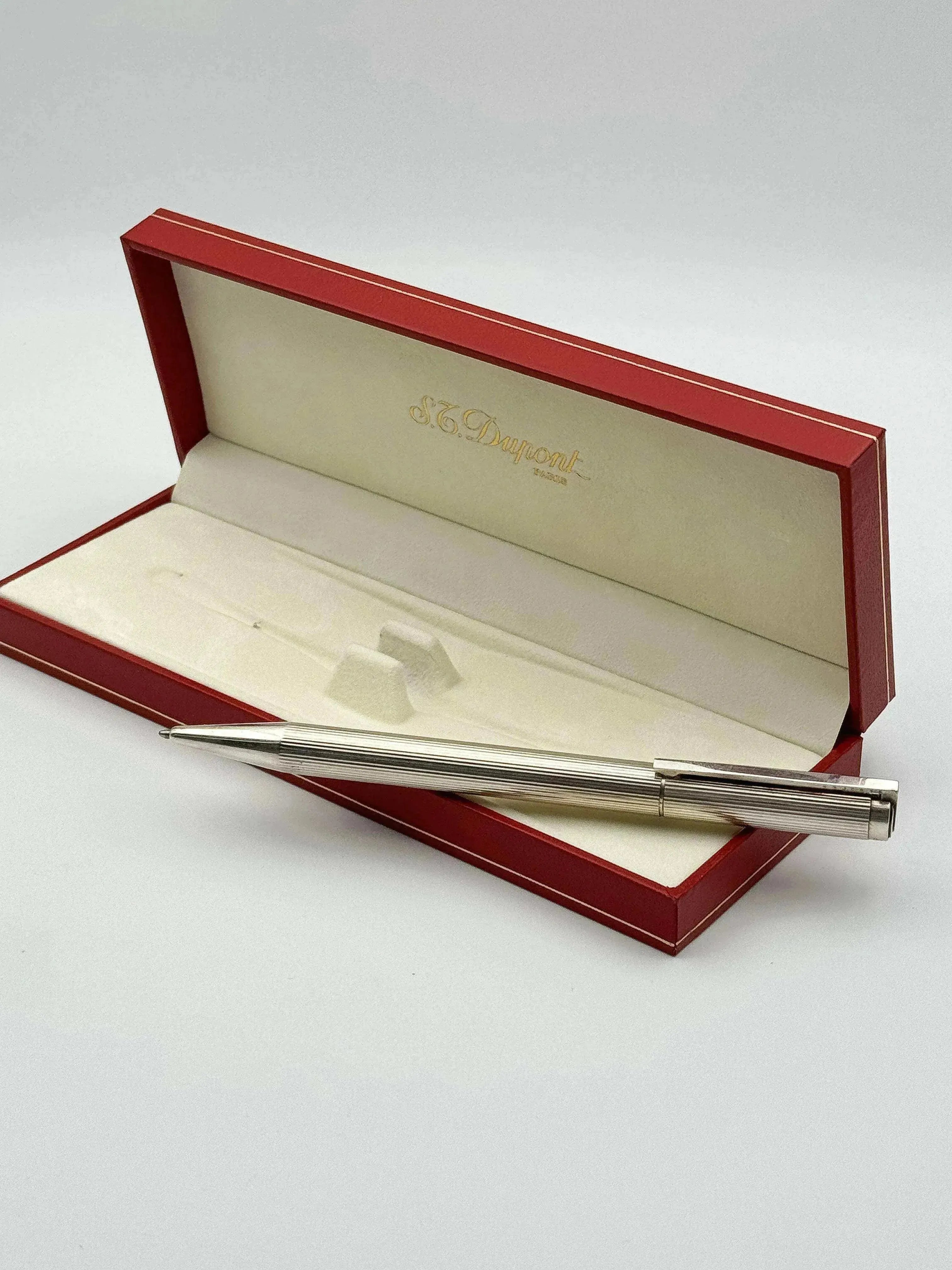 ST Dupont Paris - Stylo bille métal argenté - Boite - 1980s - Atelier Victor - Vintage  Shop
