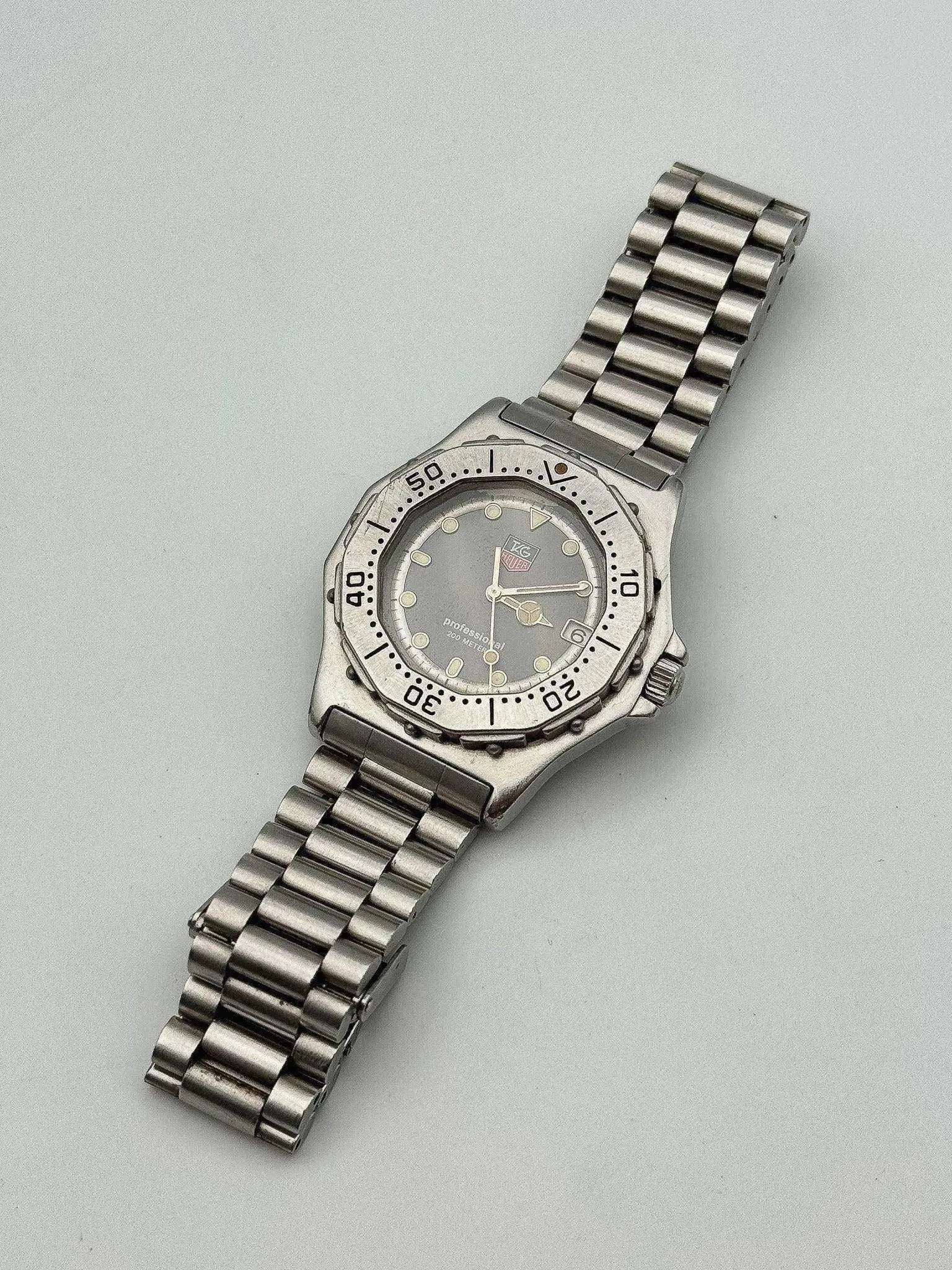 Tag Heuer - Professional 200m Grey - 1990’s - Atelier Victor Paris - Vintage Watch Shop Dubai