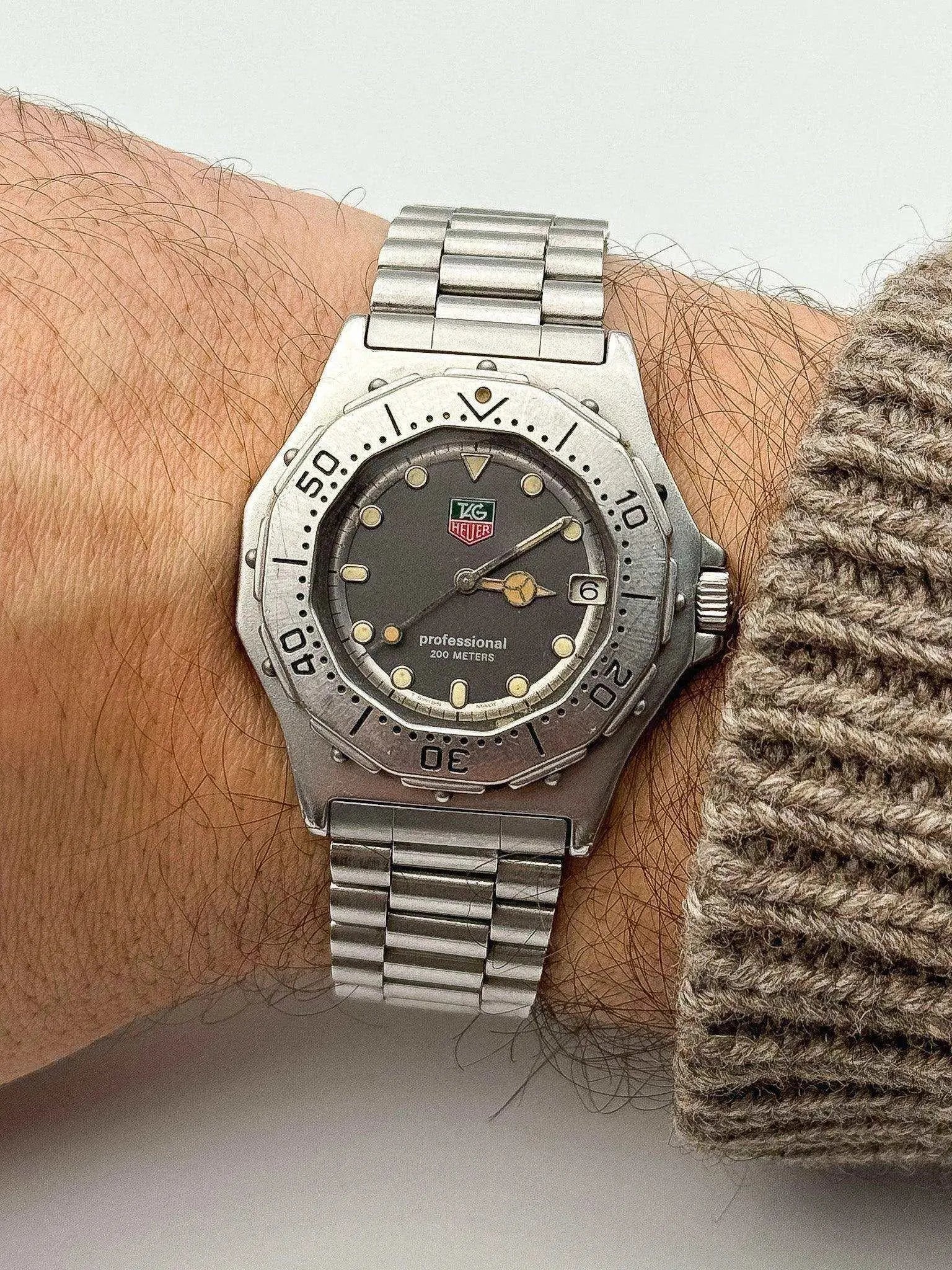 Tag Heuer - Professional 200m Grey - 1990’s - Atelier Victor Paris - Vintage Watch Shop Dubai