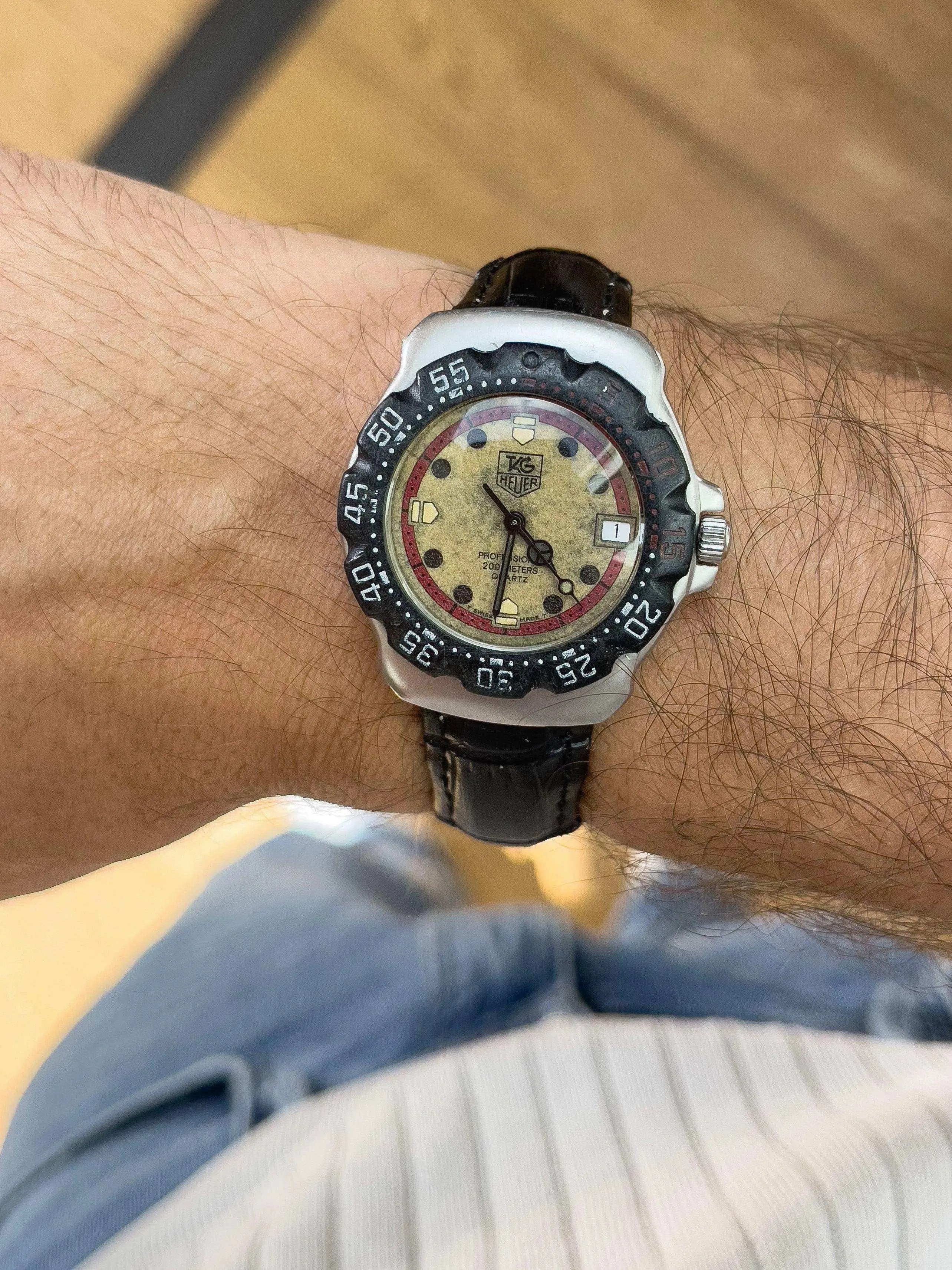 Tag Heuer - Professional 200m Noir Crème - 1990s - Atelier Victor Paris - Vintage Watch Shop Dubai