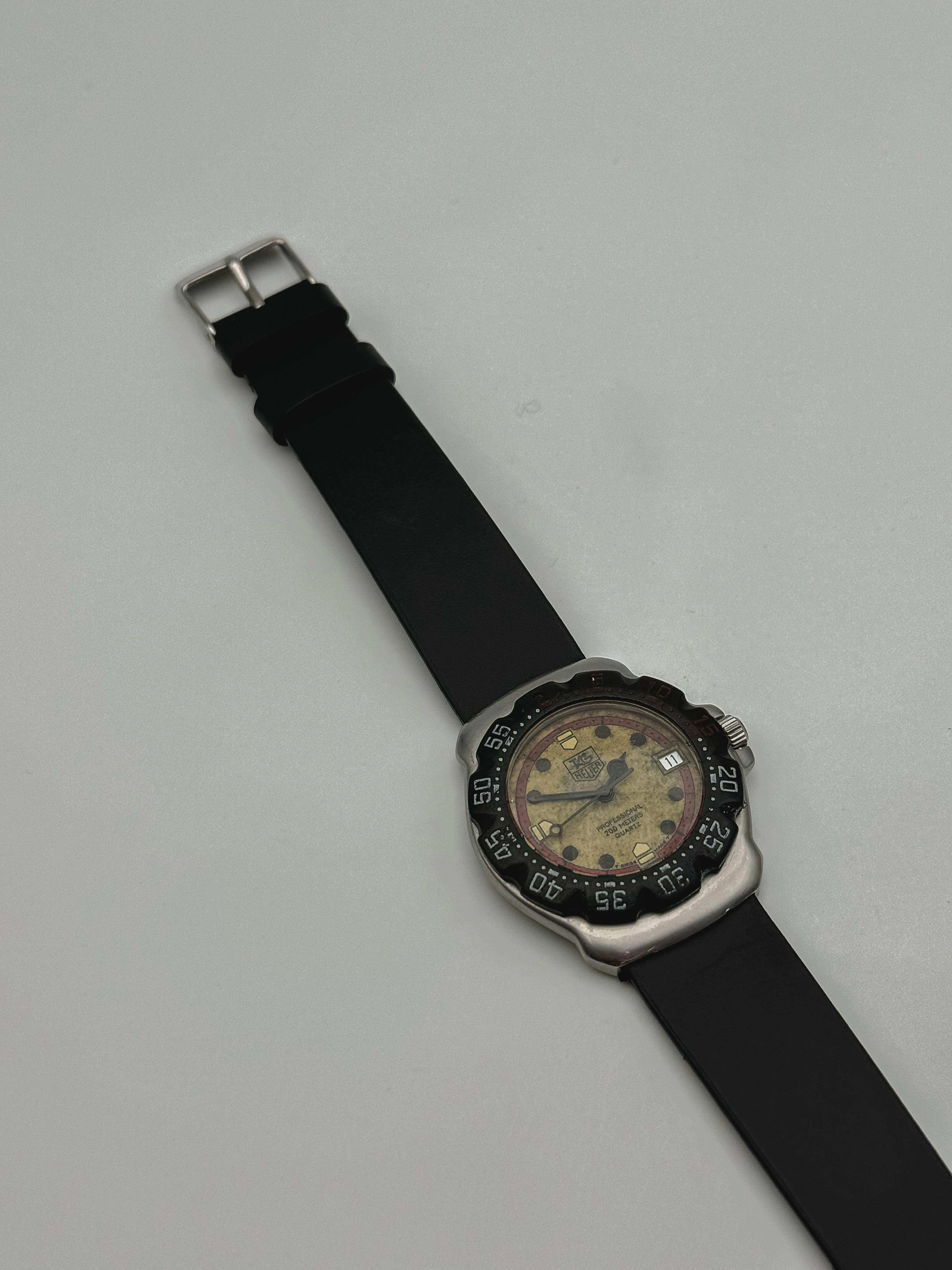 Tag Heuer - Professional 200m Noir Crème - 1990s - Atelier Victor Paris - Vintage Watch Shop Dubai