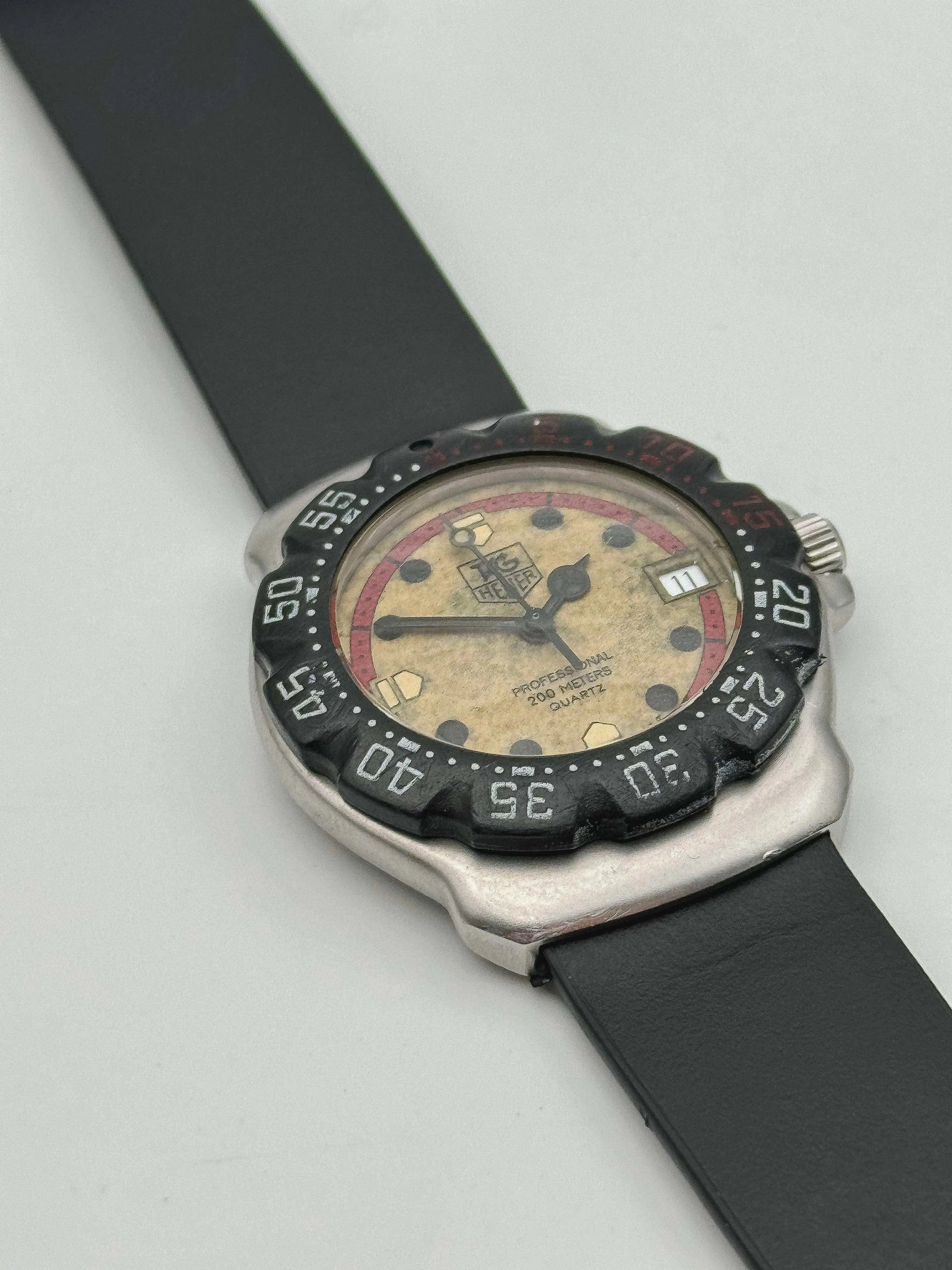 Tag Heuer - Professional 200m Noir Crème - 1990s - Atelier Victor Paris - Vintage Watch Shop Dubai