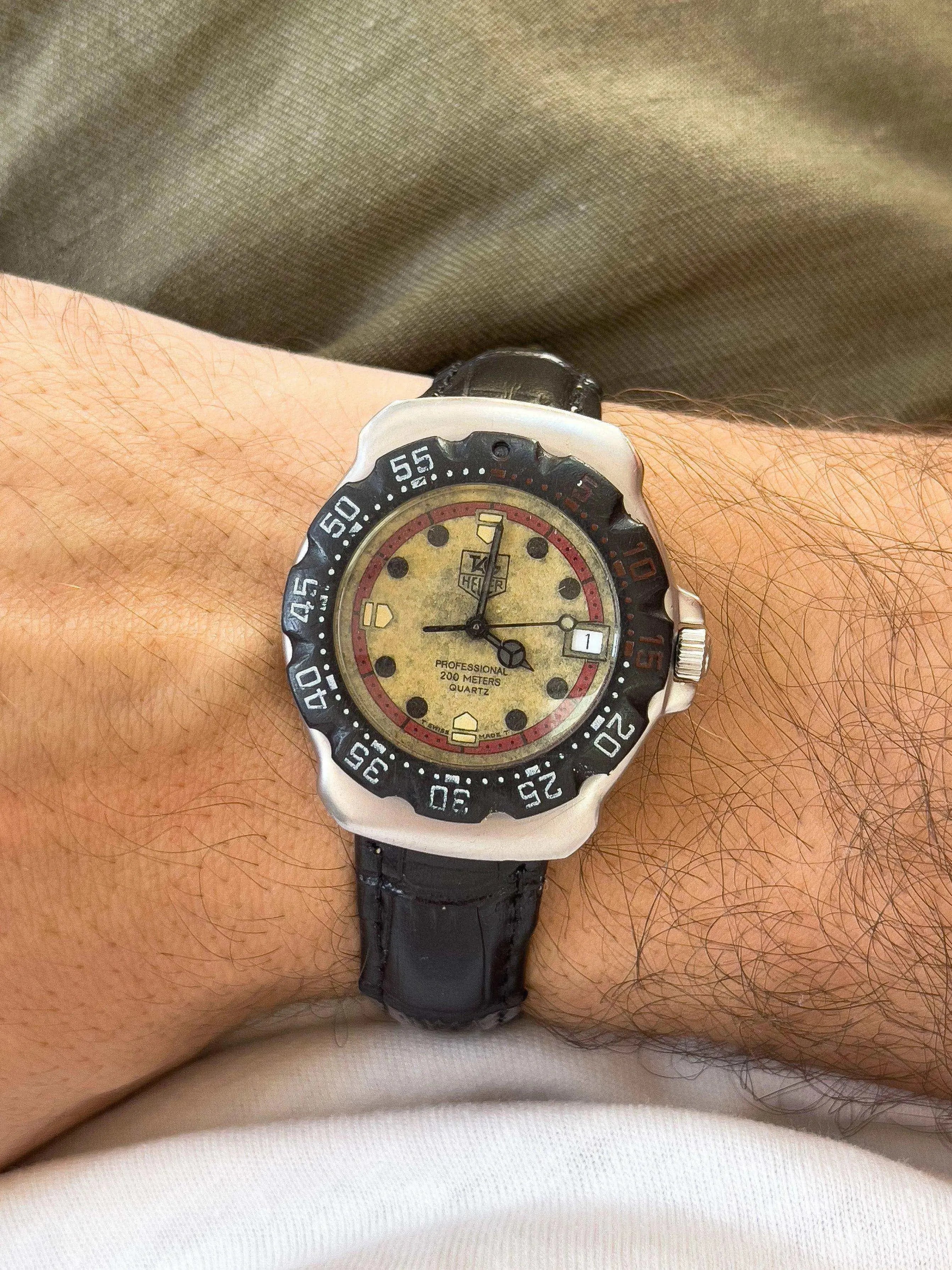 Tag Heuer - Professional 200m Noir Crème - 1990s - Atelier Victor Paris - Vintage Watch Shop Dubai