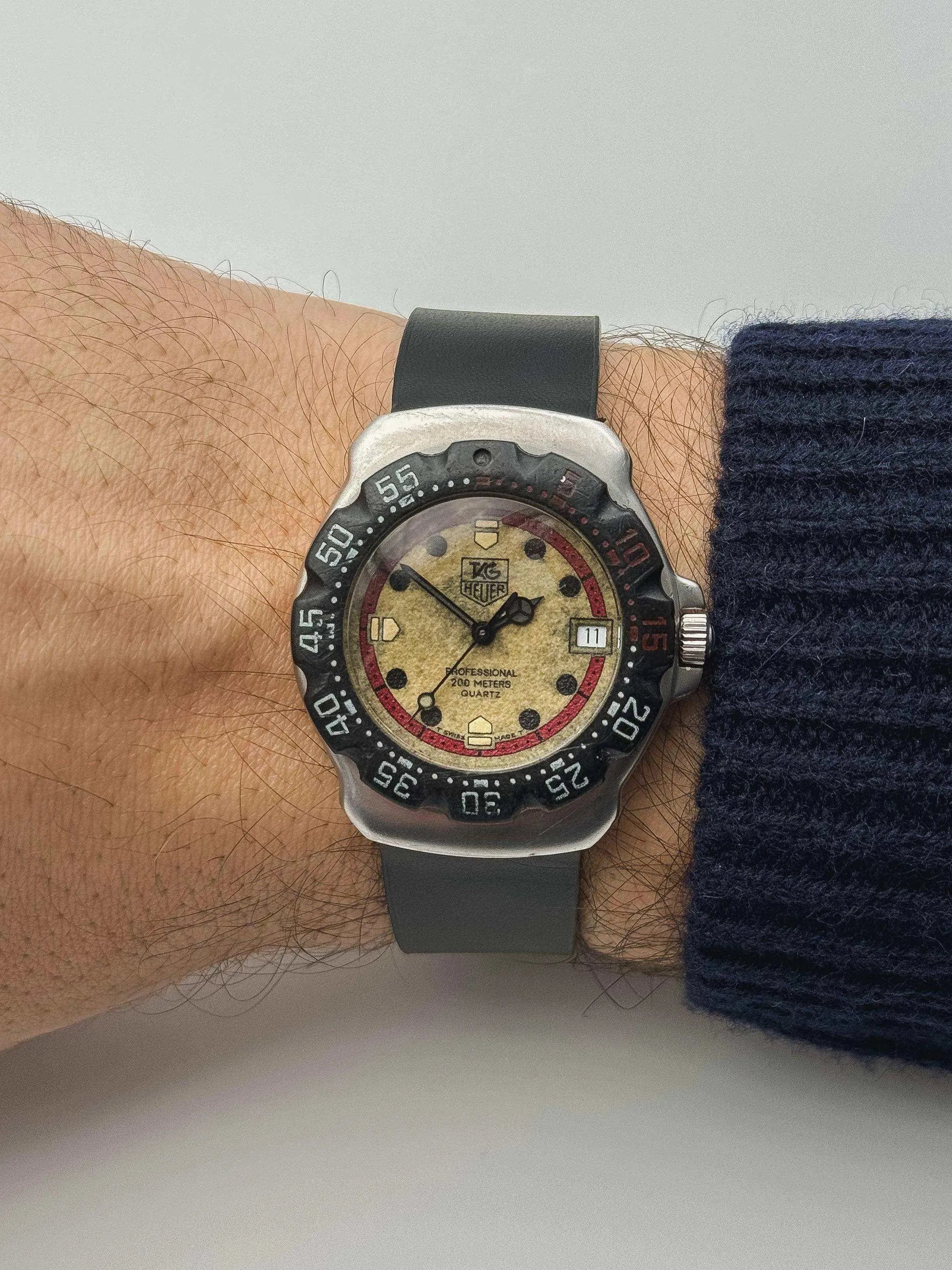 Tag Heuer - Professional 200m Noir Crème - 1990s - Atelier Victor Paris - Vintage Watch Shop Dubai