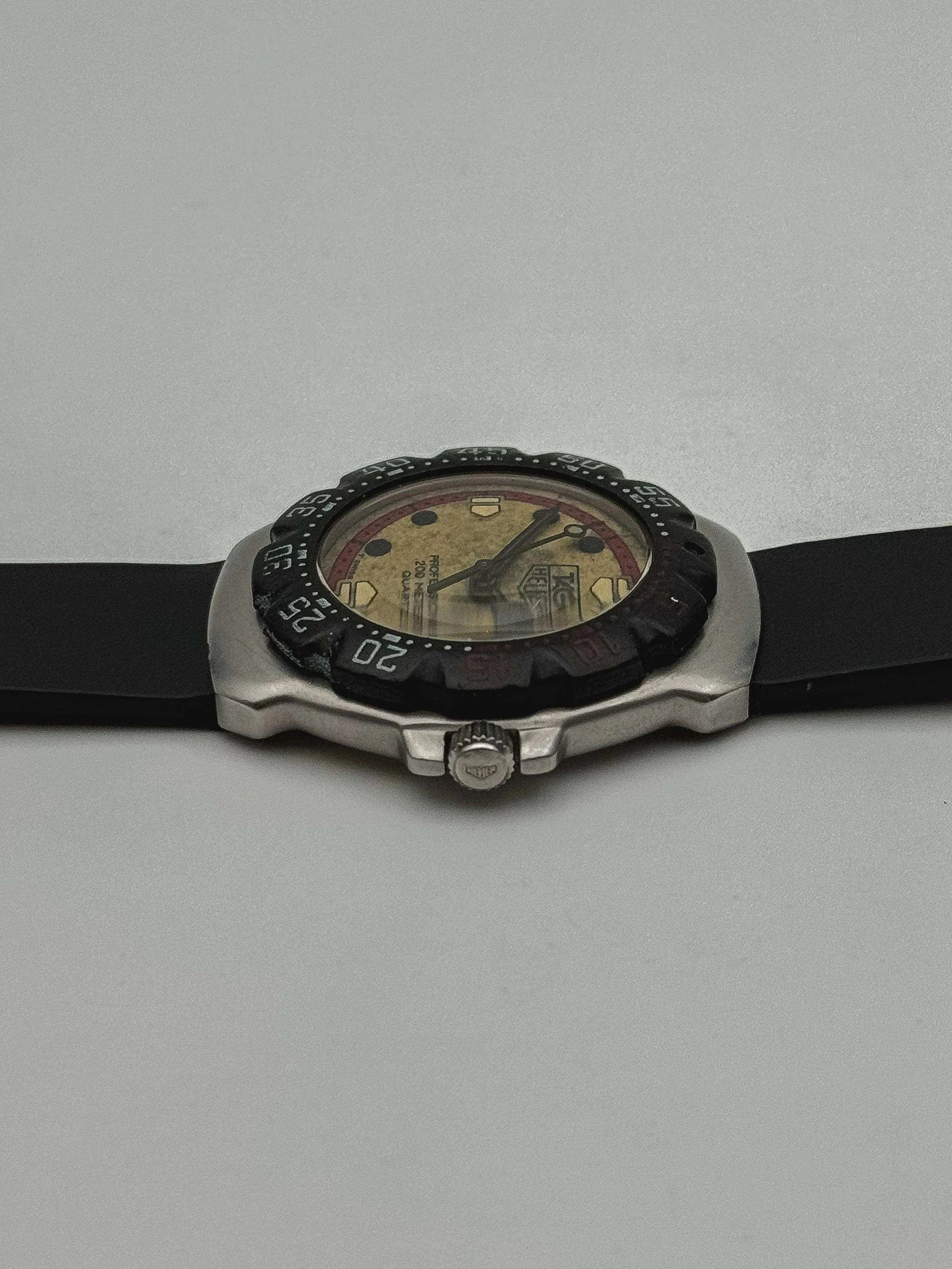 Tag Heuer - Professional 200m Noir Crème - 1990s - Atelier Victor Paris - Vintage Watch Shop Dubai