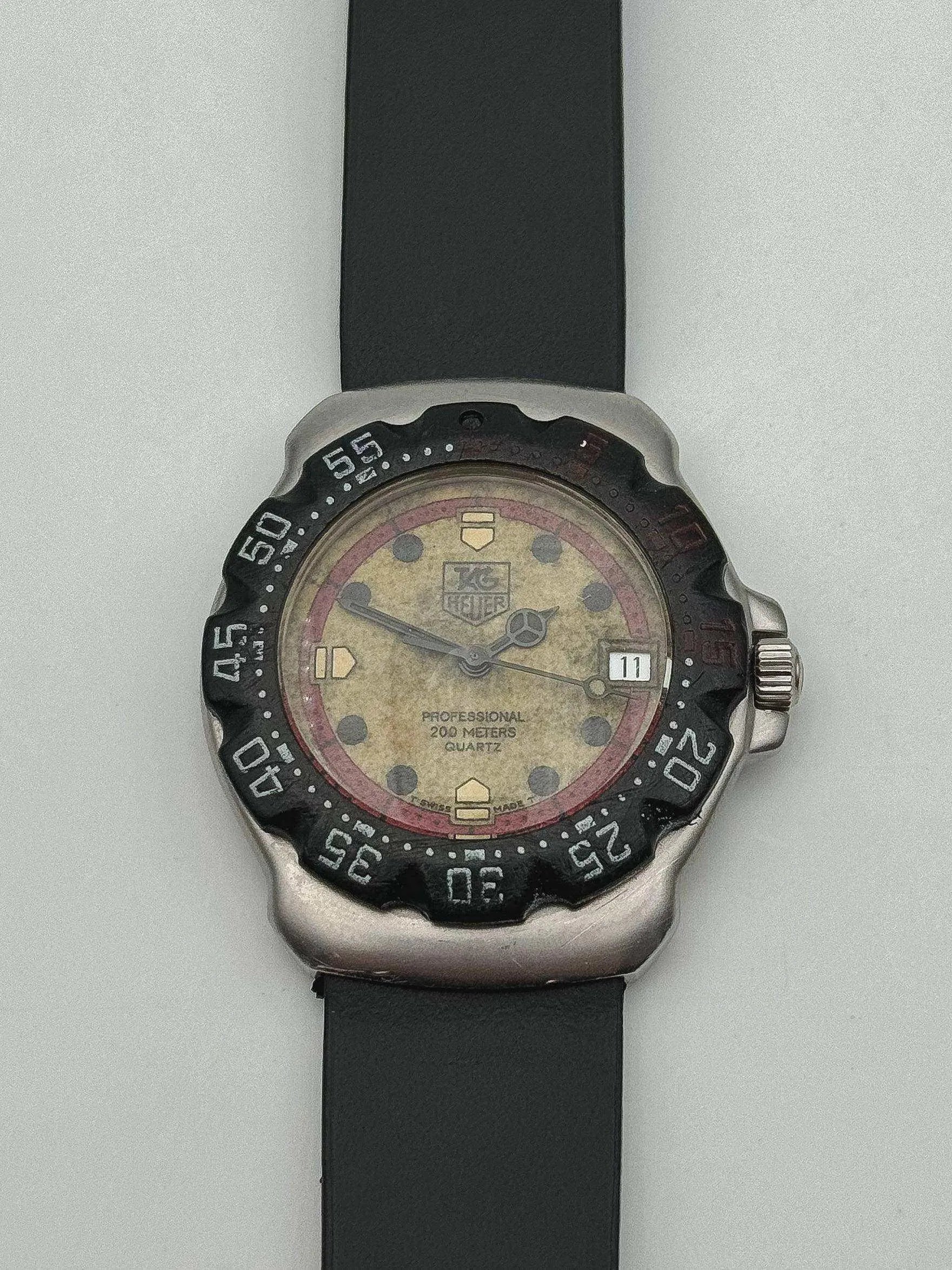 Tag Heuer - Professional 200m Noir Crème - 1990s - Atelier Victor Paris - Vintage Watch Shop Dubai