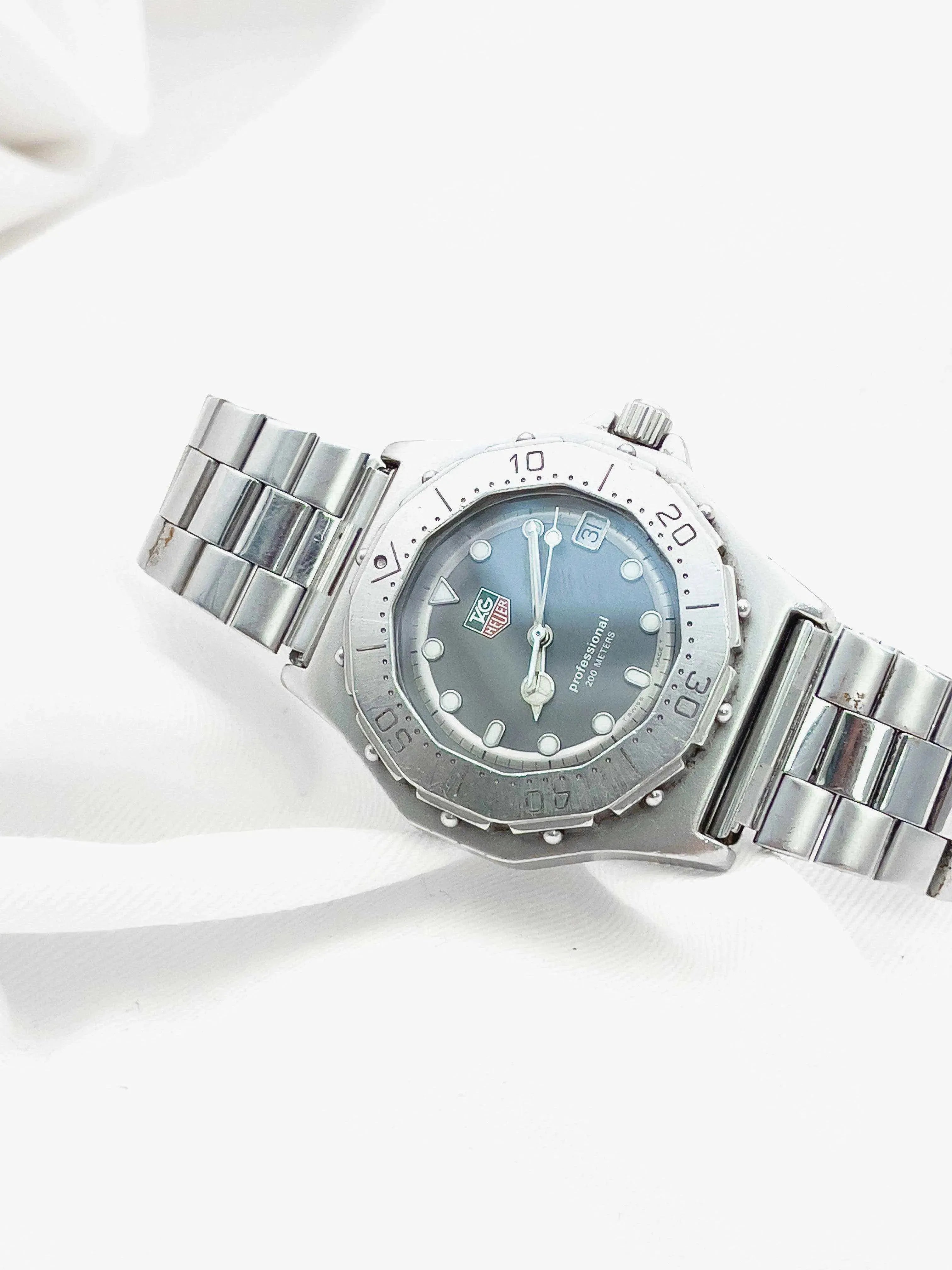 Tag Heuer - Professional 3000 Classique Gris - 1990s - Atelier Victor Paris - Vintage Watch Shop Dubai