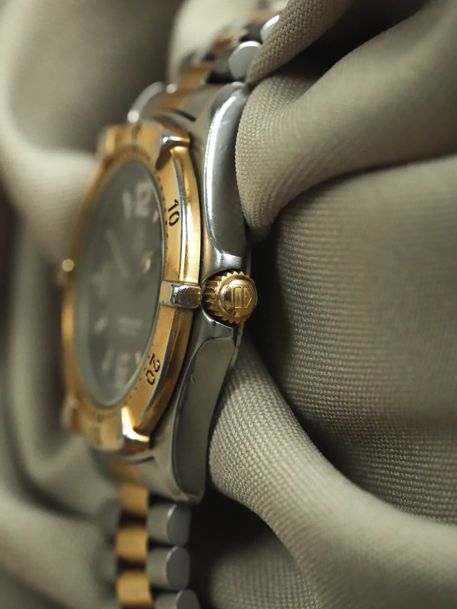 Tag Heuer - Professionnel 2000 39mm Acier Or Cadran noir - 1990s - Atelier Victor - Vintage  Shop