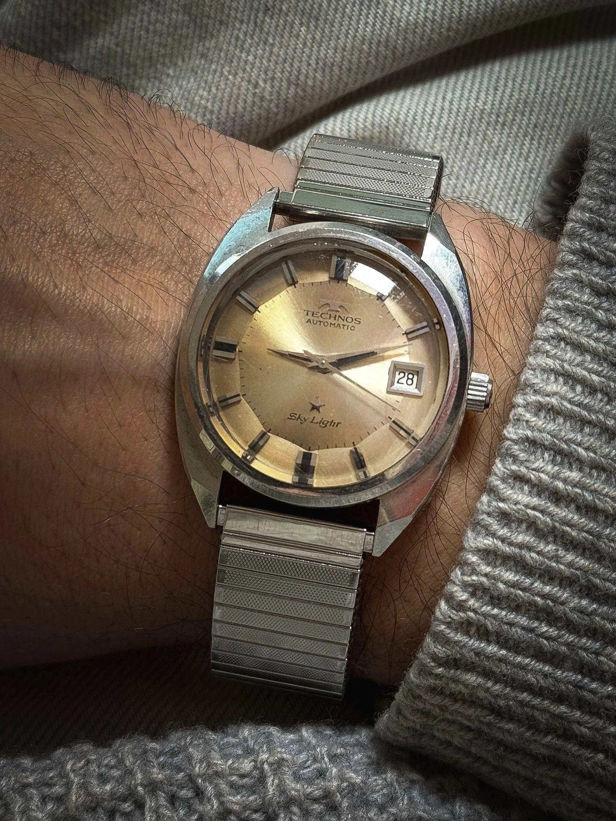 Technos - Piepan Champagne - 1970s - Atelier Victor Paris - Vintage Watch Shop Dubai
