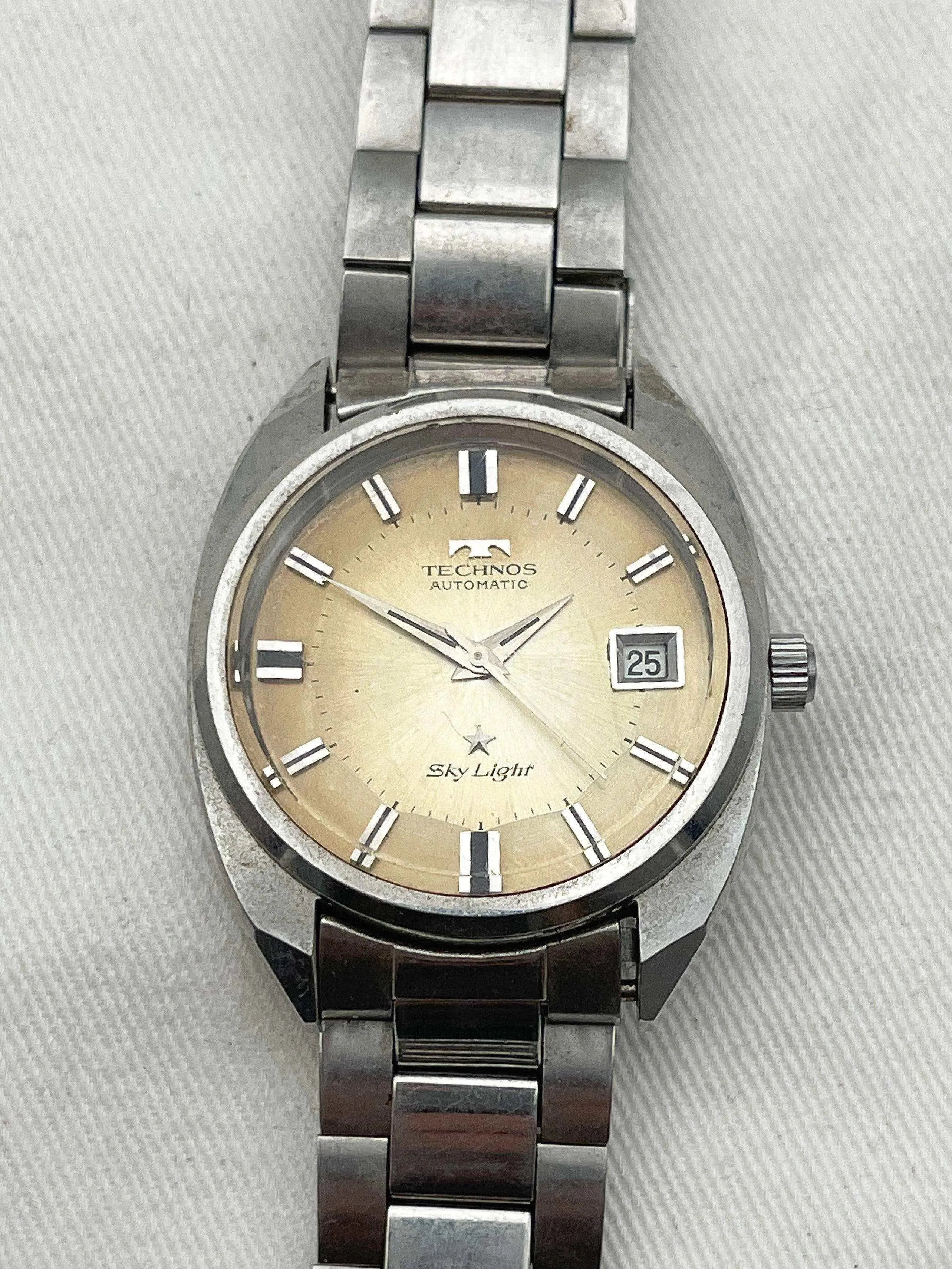 Technos - Piepan Champagne - 1970s - Atelier Victor Paris - Vintage Watch Shop Dubai