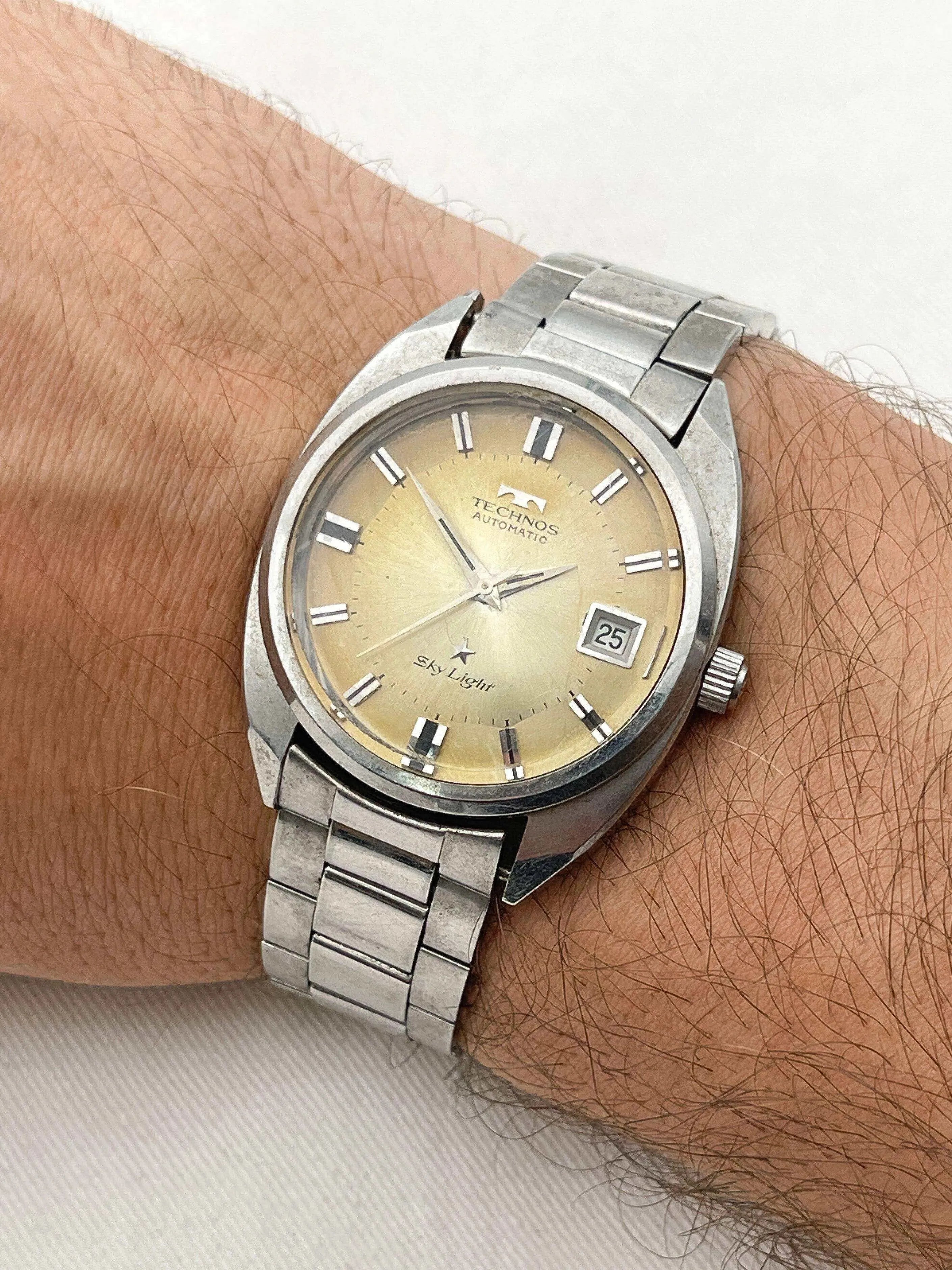 Technos - Piepan Champagne - 1970s - Atelier Victor Paris - Vintage Watch Shop Dubai