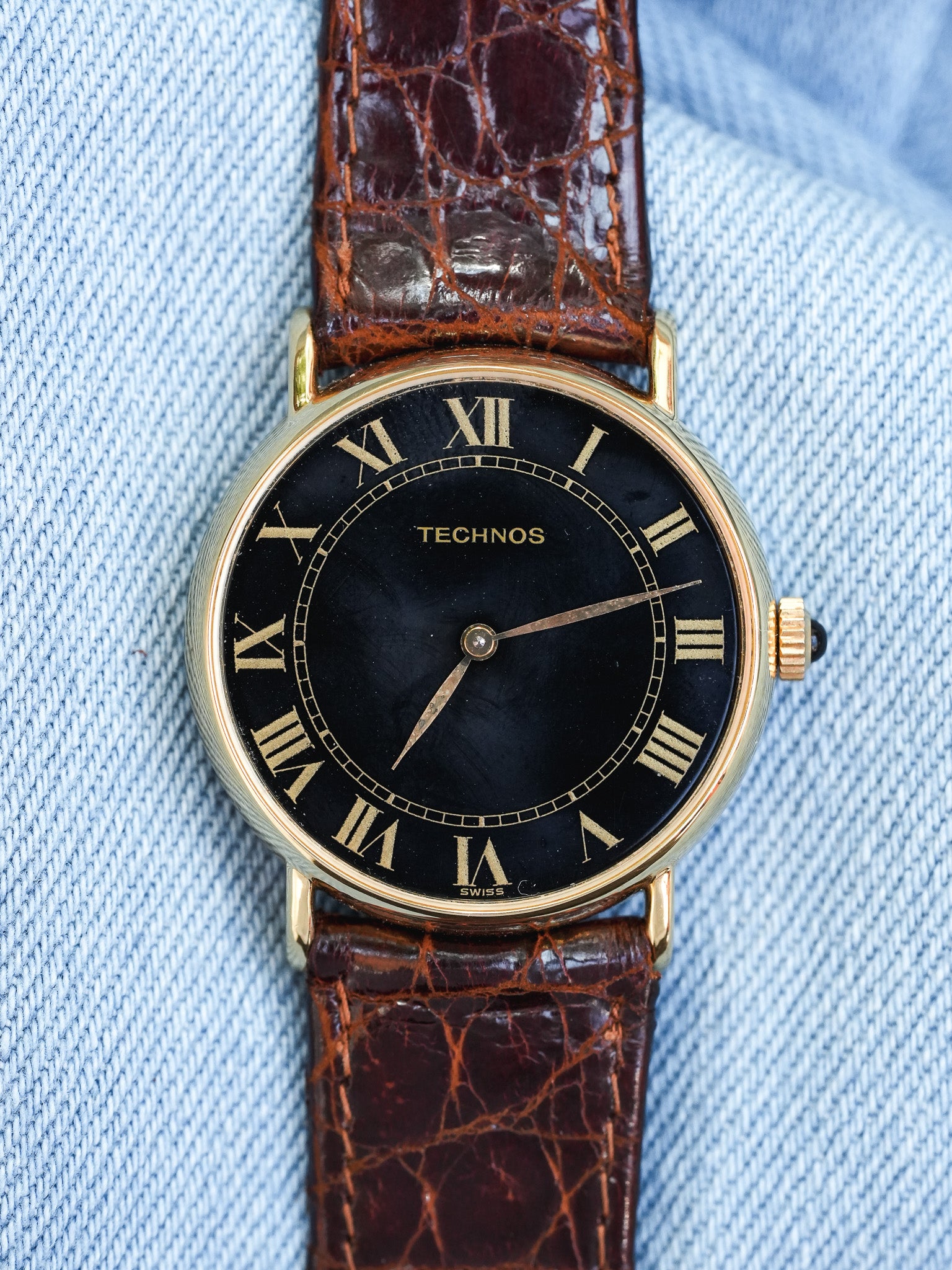 Technos - plaqué or noir romain or - 1980s - Atelier Victor - Vintage  Shop