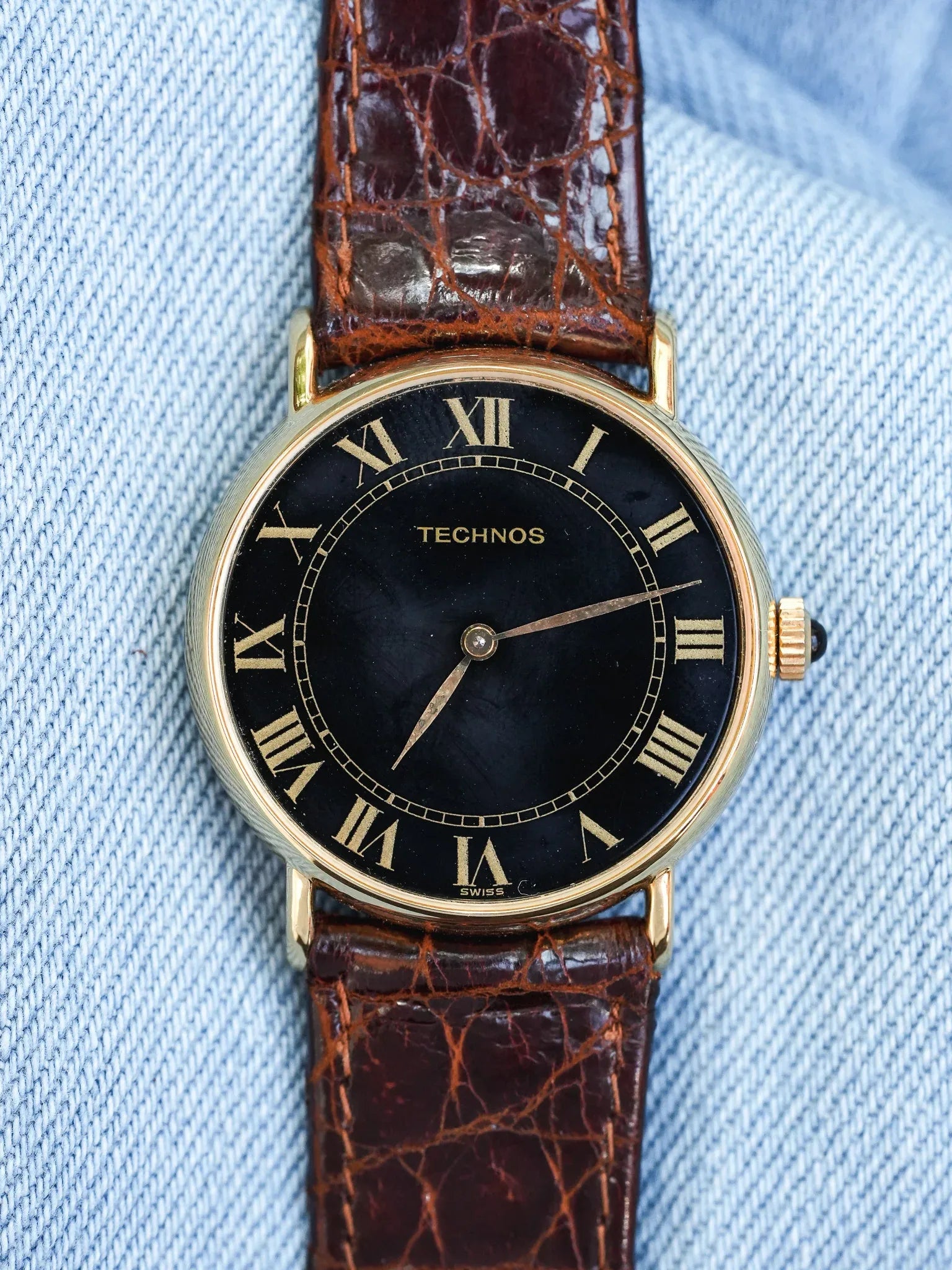 Technos - plaqué or noir romain or - 1980s - Atelier Victor - Vintage  Shop