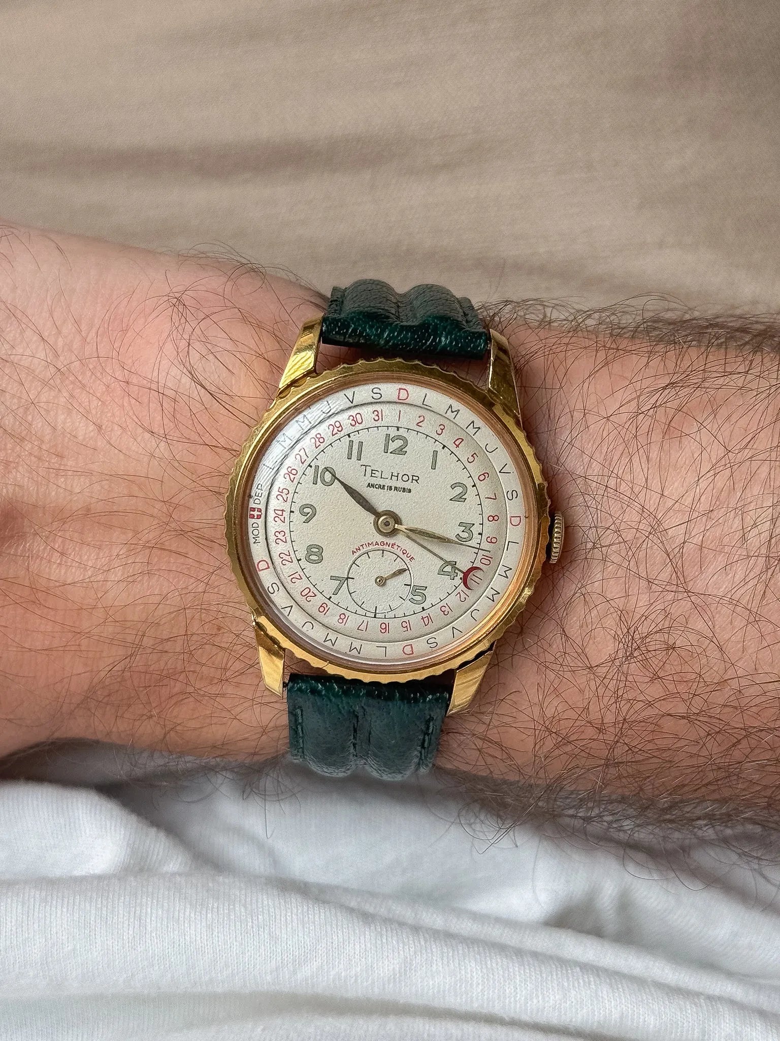 Telhor - Calendrier à lunette tournante plaqué or 36mm - 1960s - Atelier Victor