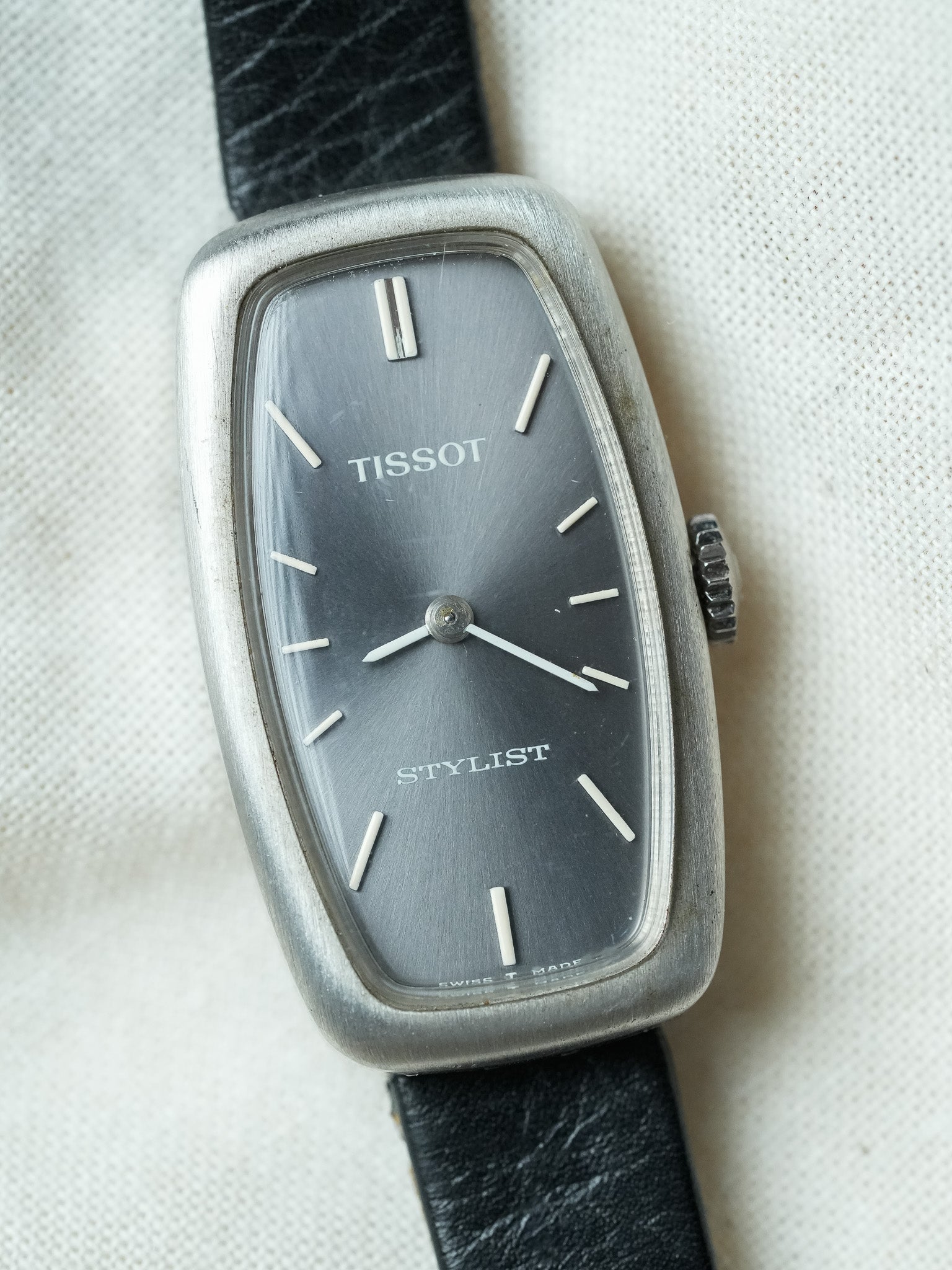 Tissot - Allongée acier anthracite - 1980s - Atelier Victor - Vintage  Shop