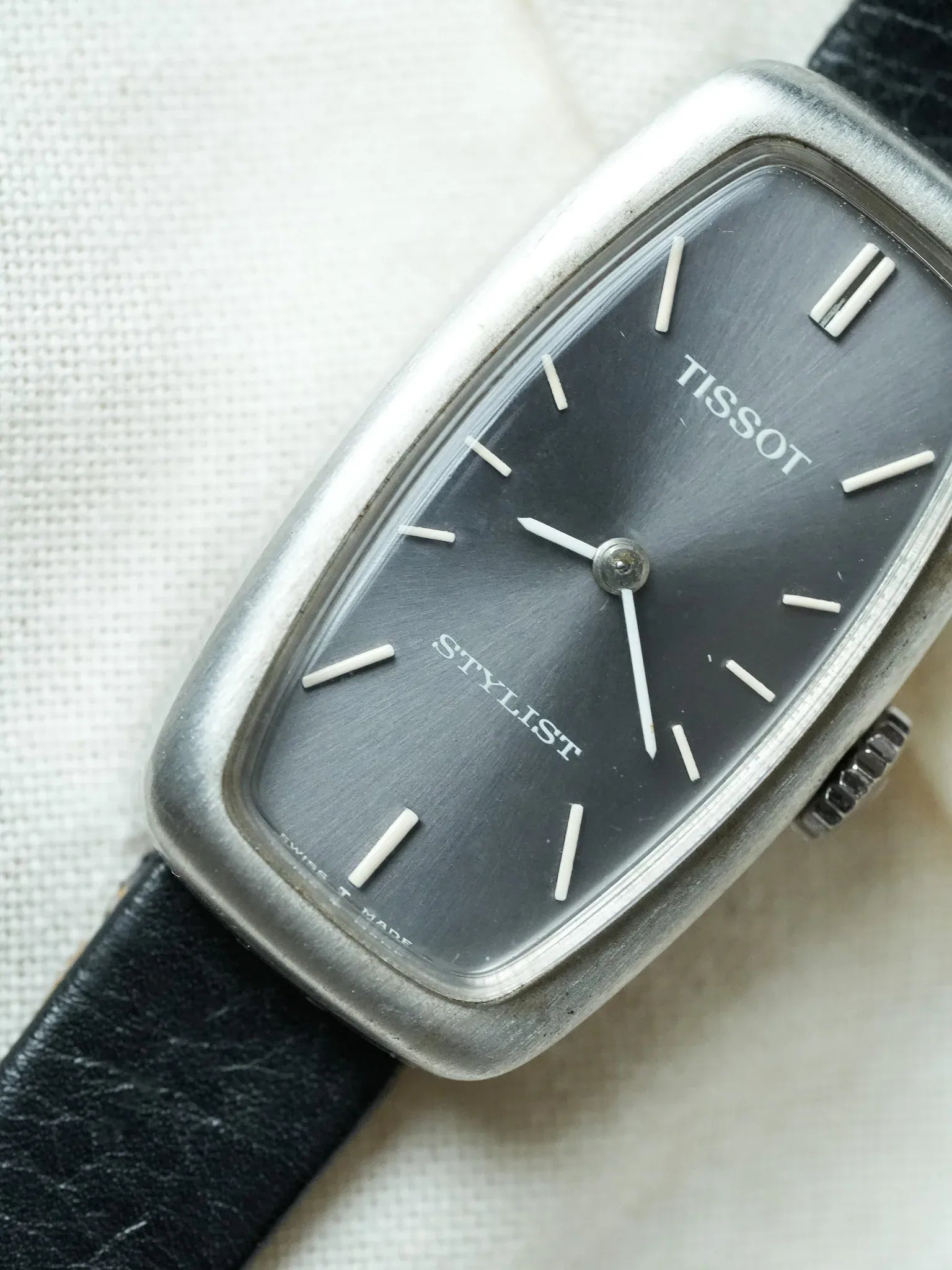 Tissot - Allongée acier anthracite - 1980s - Atelier Victor - Vintage  Shop