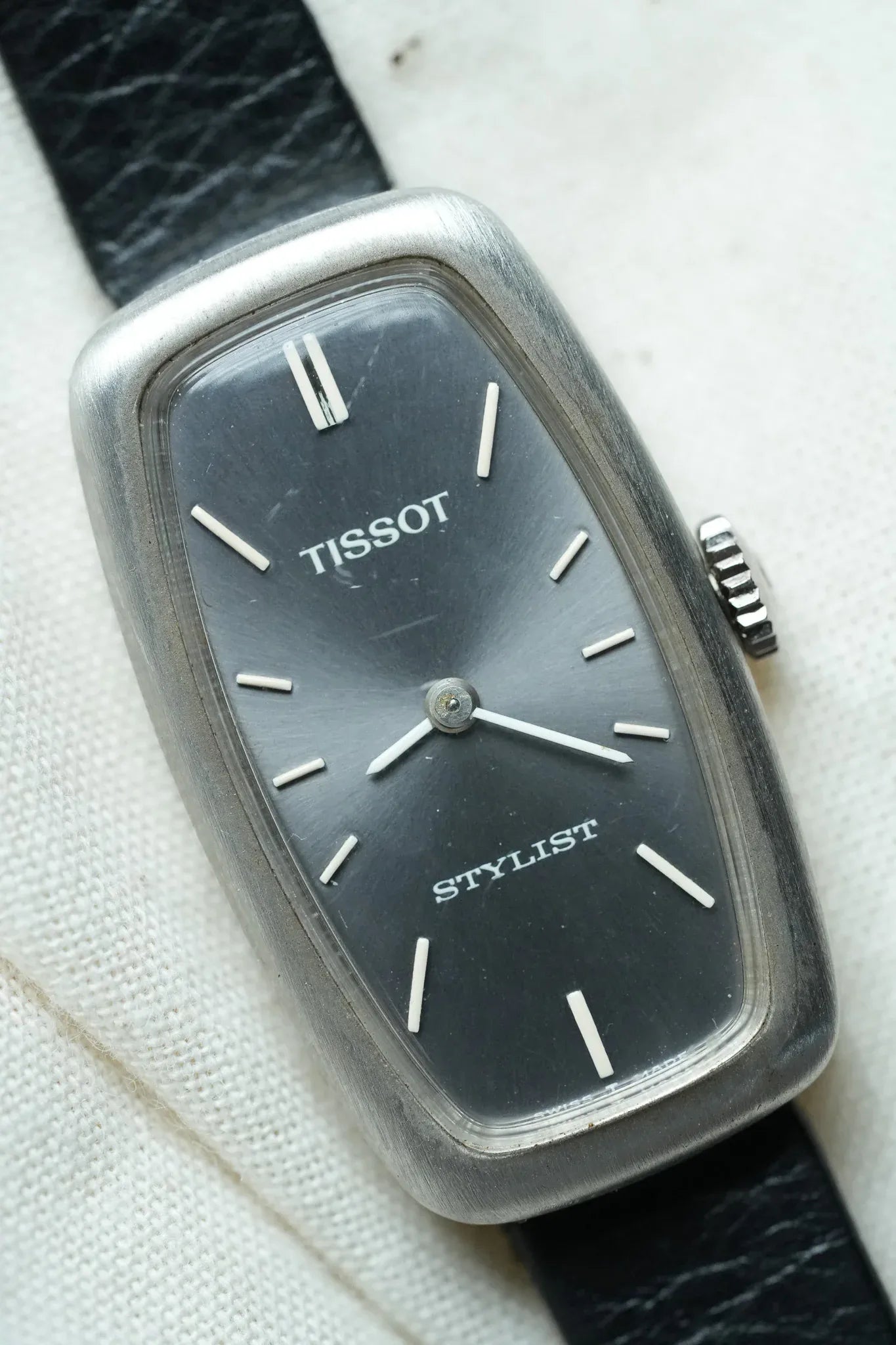 Tissot - Allongée acier anthracite - 1980s - Atelier Victor - Vintage  Shop