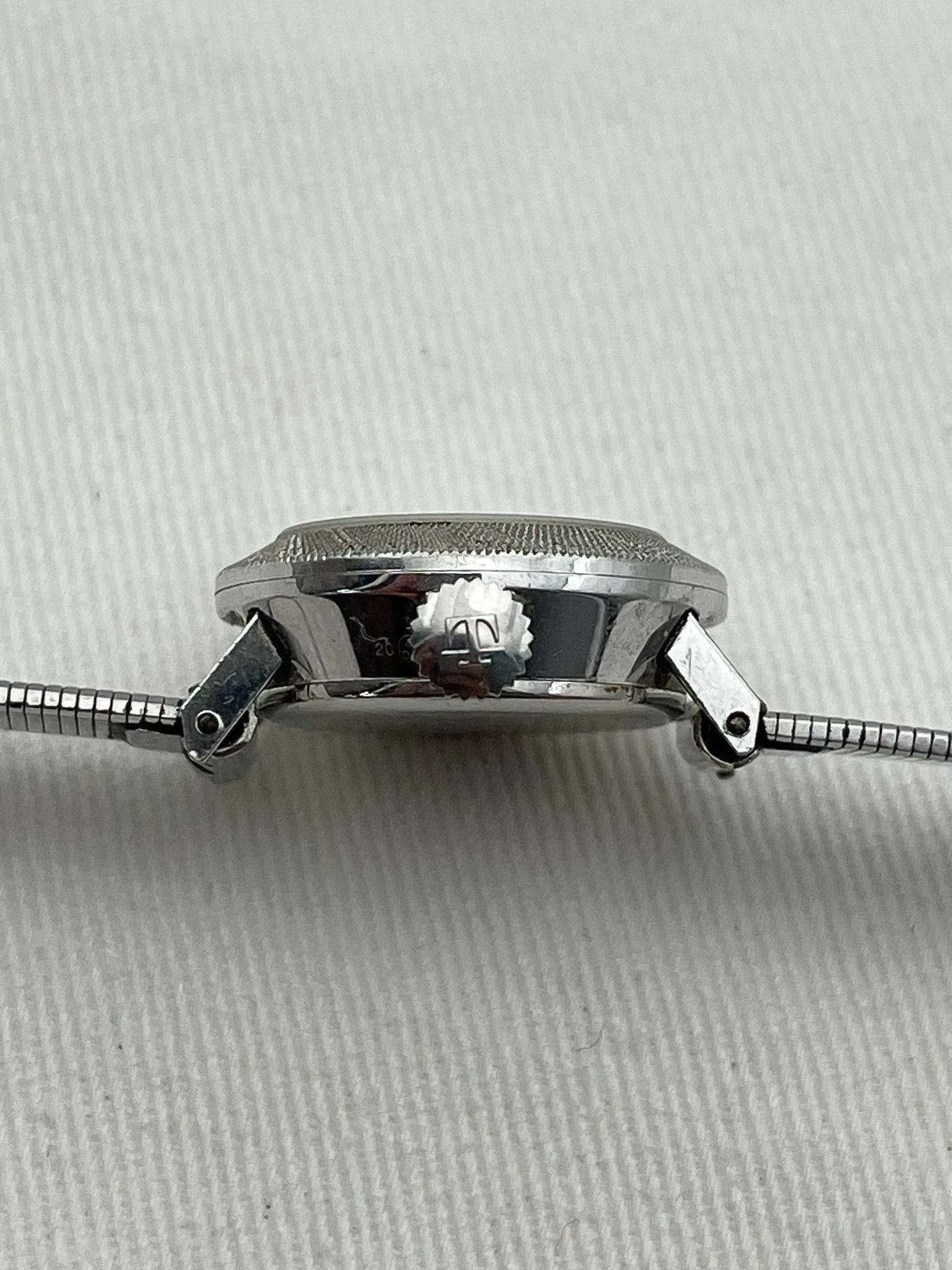 Tissot - Blanc Acier Femme - 1980s - Atelier Victor