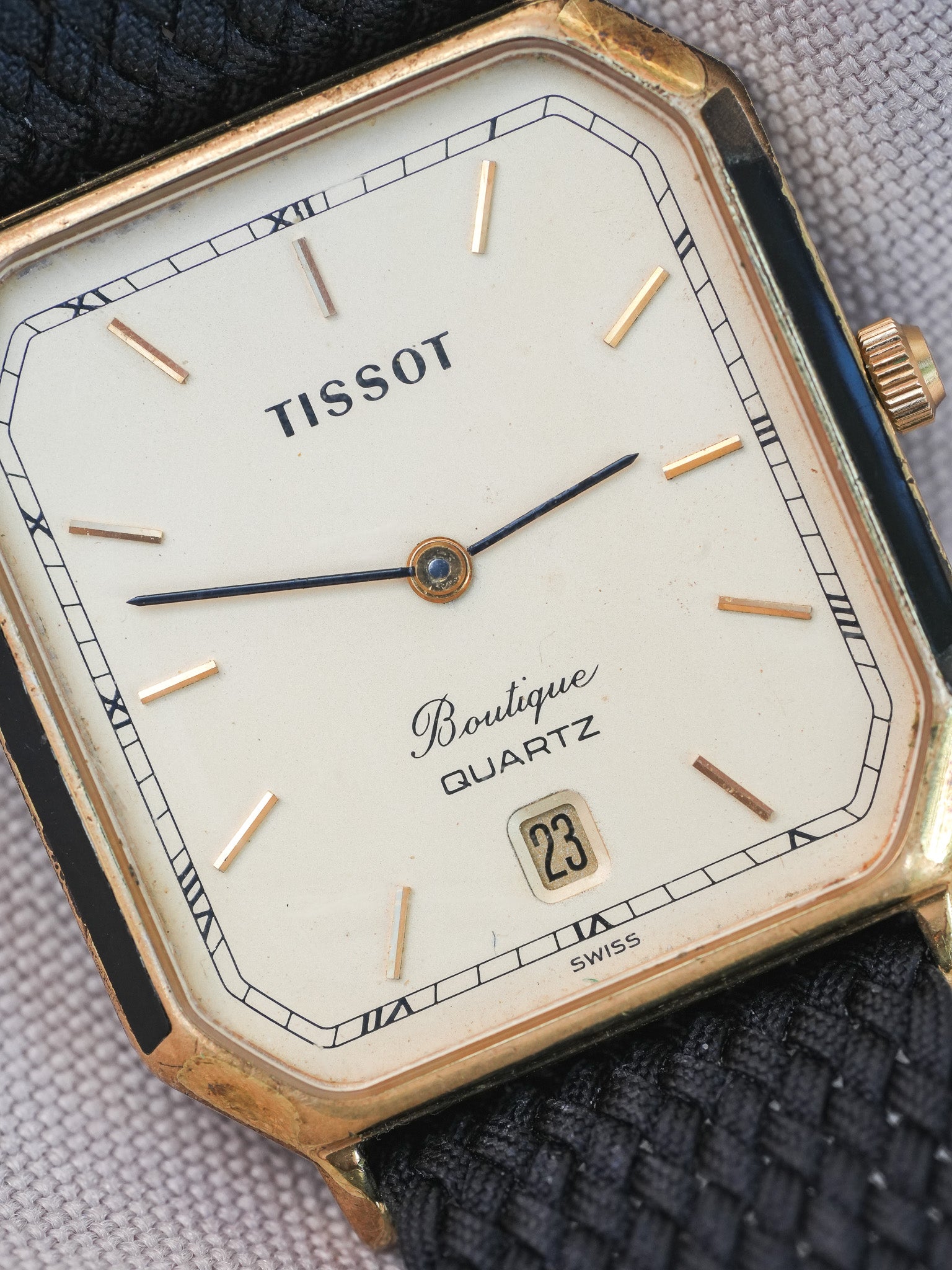 Tissot - Boulgone Octogonale Plaqué or laque noir - 1990s - Atelier Victor - Vintage  Shop