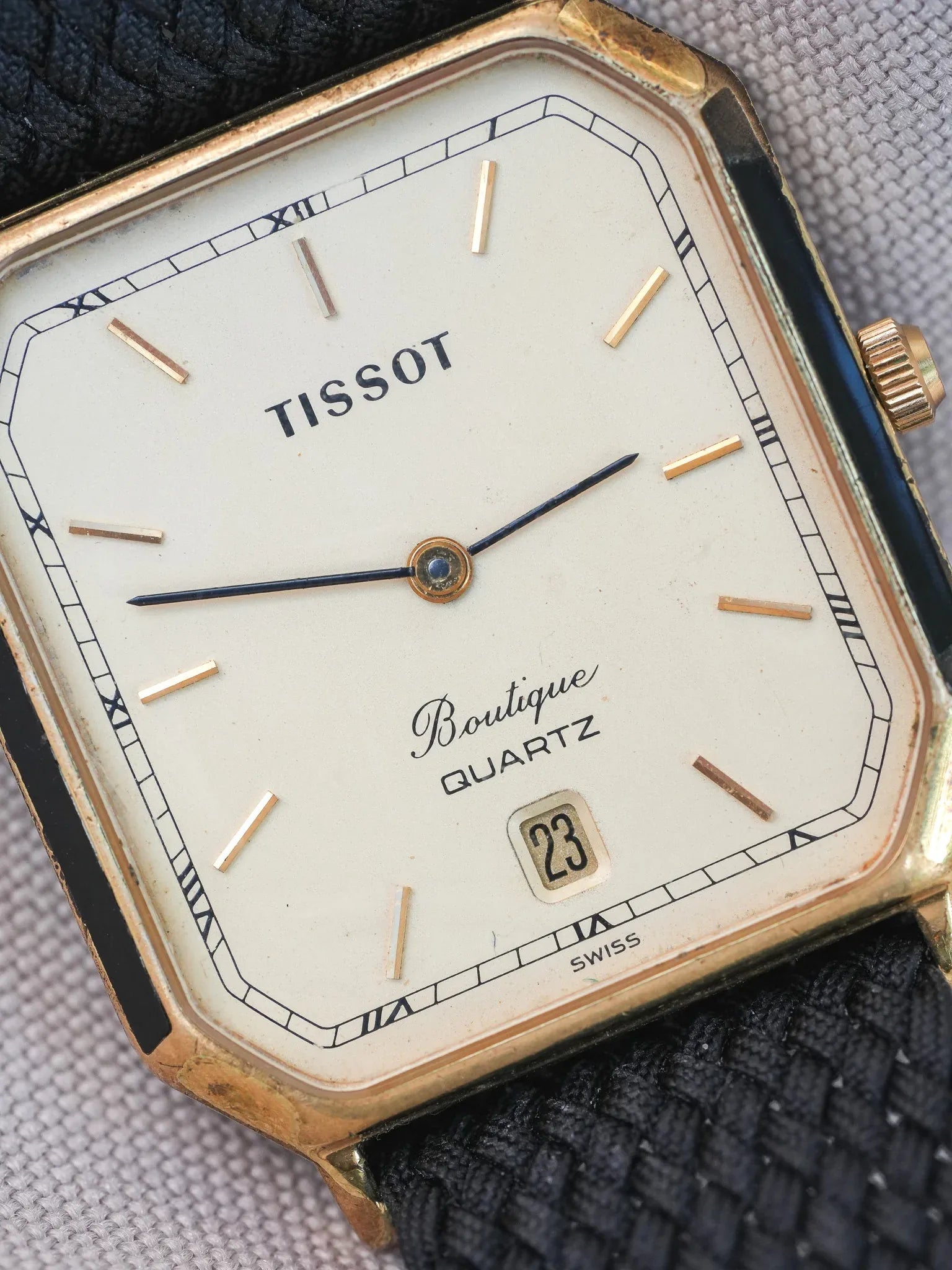 Tissot - Boulgone Octogonale Plaqué or laque noir - 1990s - Atelier Victor - Vintage  Shop
