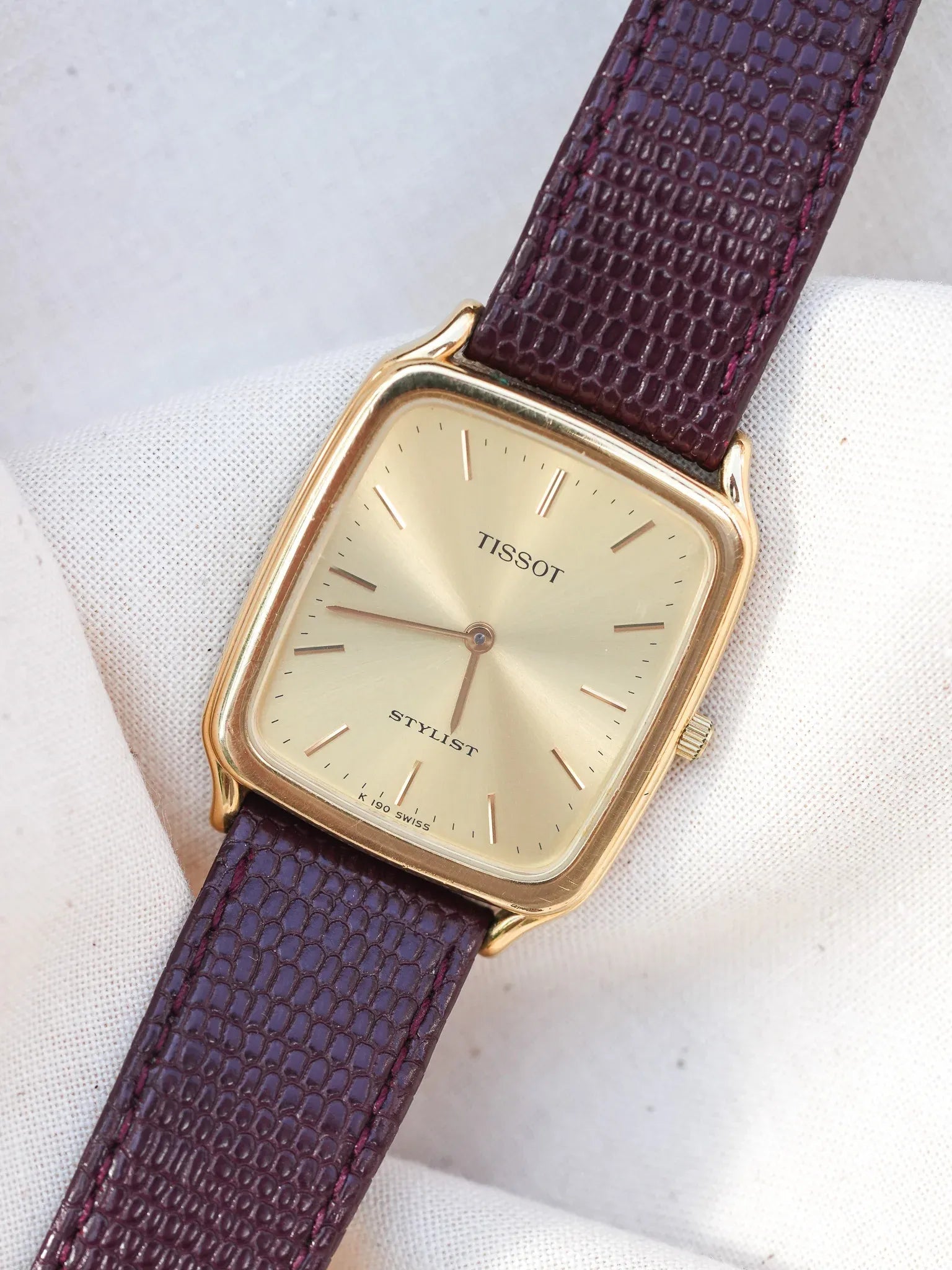 TIssot - Tonneau Stylist plaqué or - 1990s - Atelier Victor - Vintage  Shop