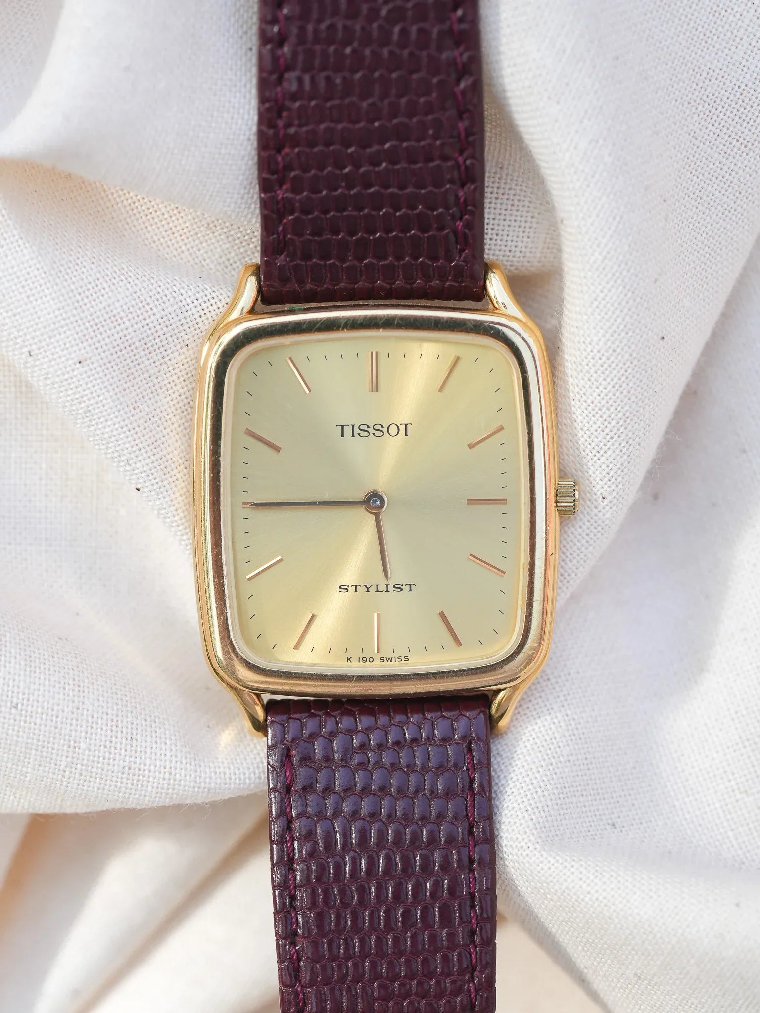 TIssot - Tonneau Stylist plaqué or - 1990s - Atelier Victor - Vintage  Shop