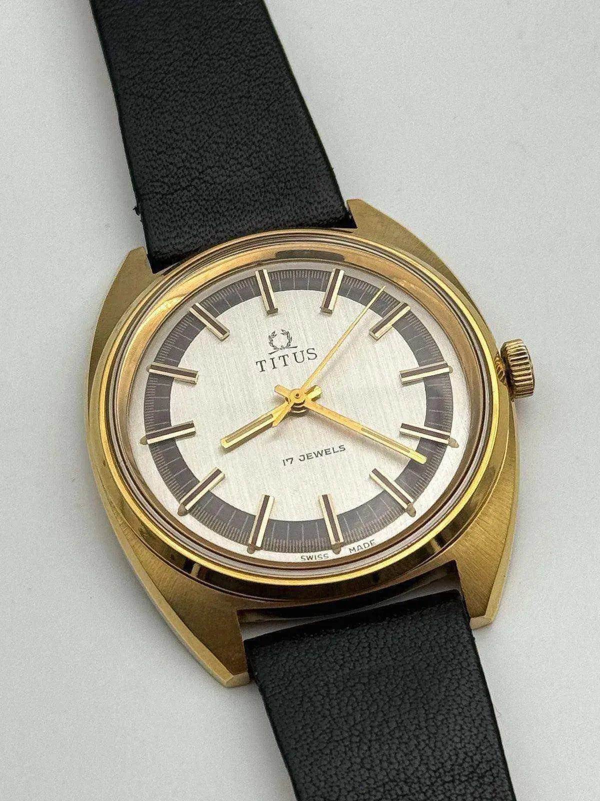 Titus - Gold Red Index - NOS - 1960s - Atelier Victor Paris - Vintage Watch Shop Dubai