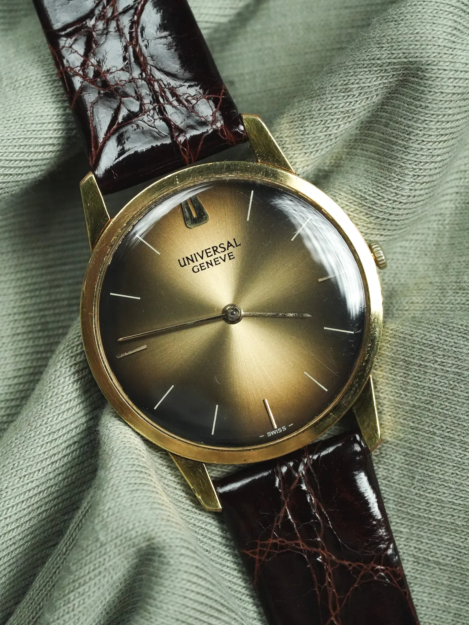 Universal Genève - 542.101 Ultra plate méca cadran Bronze - 1970s - Atelier Victor