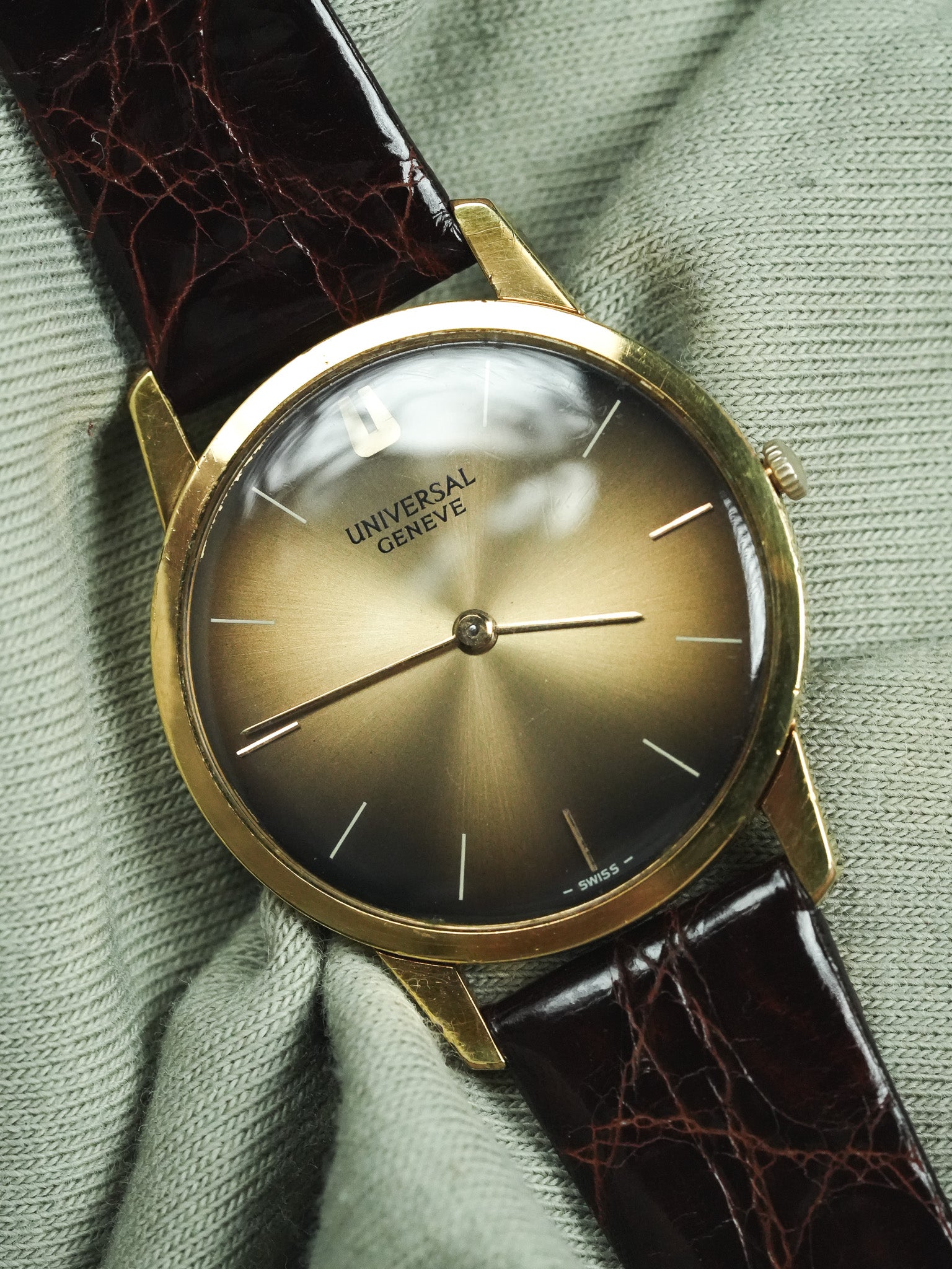 Universal Genève - 542.101 Ultra plate méca cadran Bronze - 1970s - Atelier Victor - Vintage  Shop