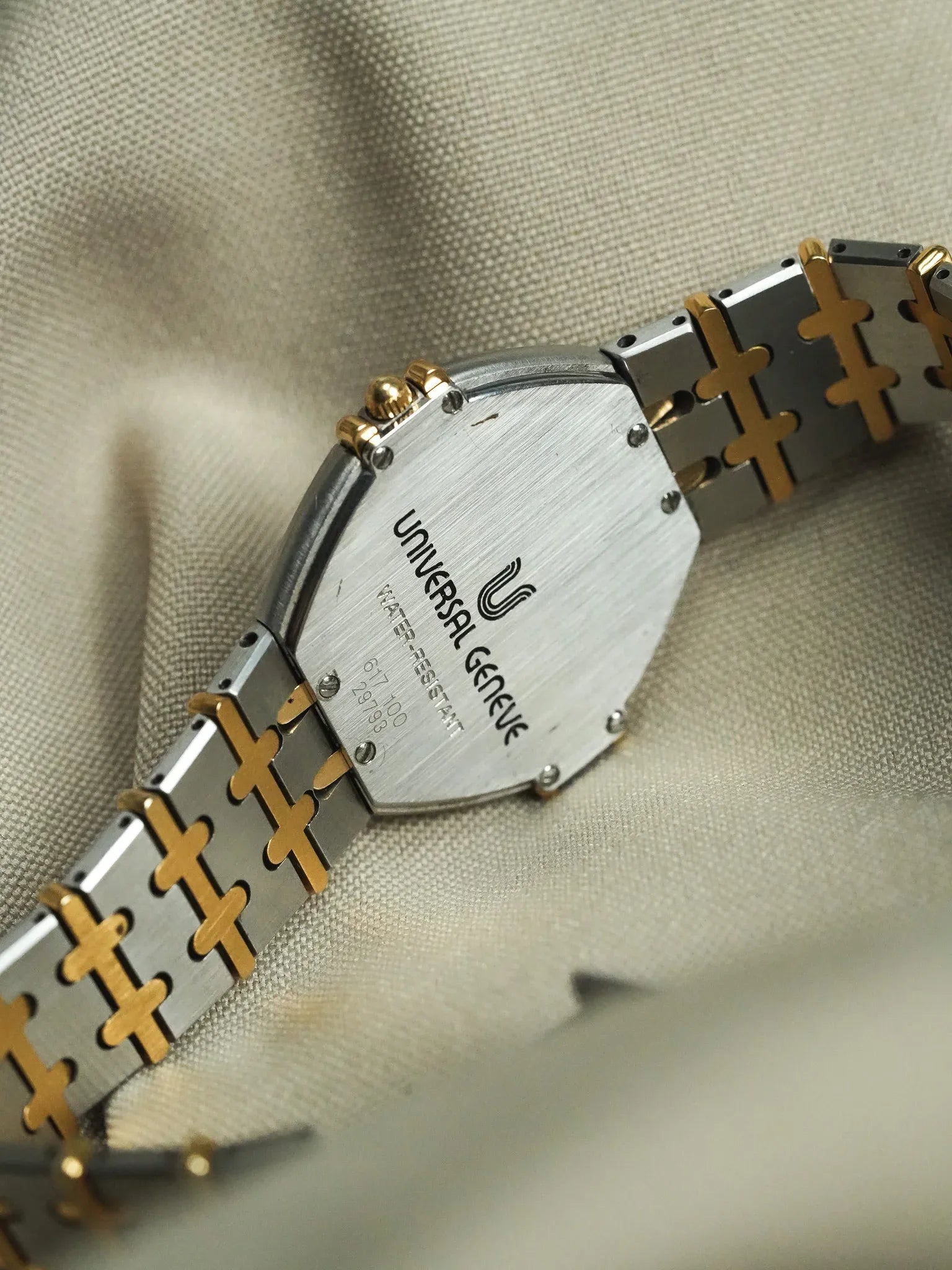 Universal Genève - 617.100 Country Club Acier Or Octogonale - Papier - 1987 - Atelier Victor