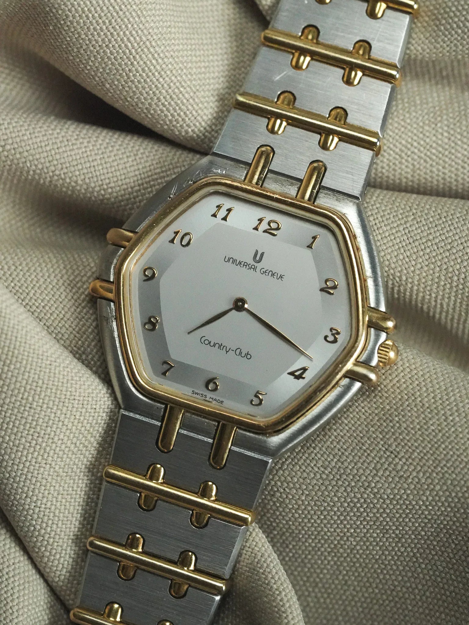 Universal Genève - 617.100 Country Club Acier Or Octogonale - Papier - 1987 - Atelier Victor